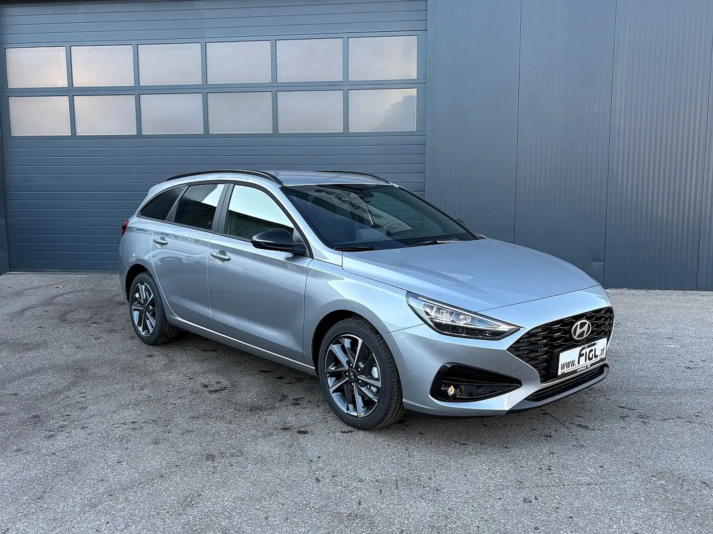 Hyundai i30 Kombi 1,0 TGDI Go! Plus DCT Argento - 1