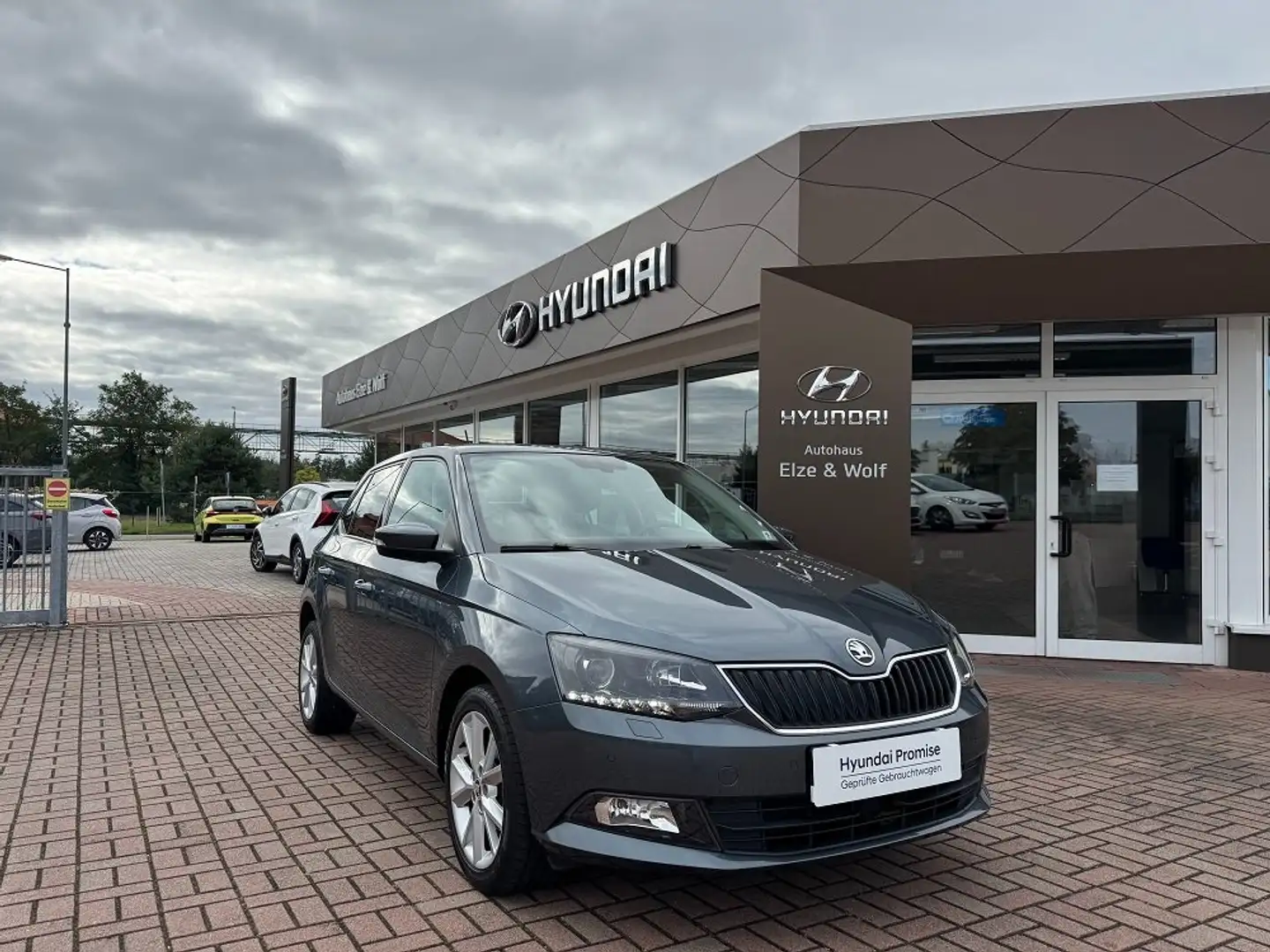 Skoda Fabia Fabia III 1.0 MPI Joy Grau - 1