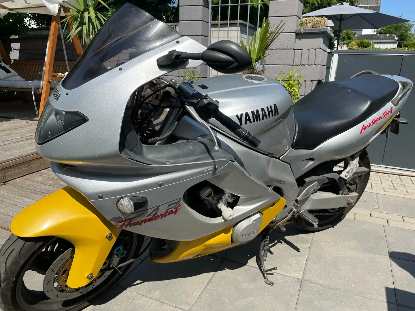 Yamaha YZF 600 Thundercat srebrna - 1