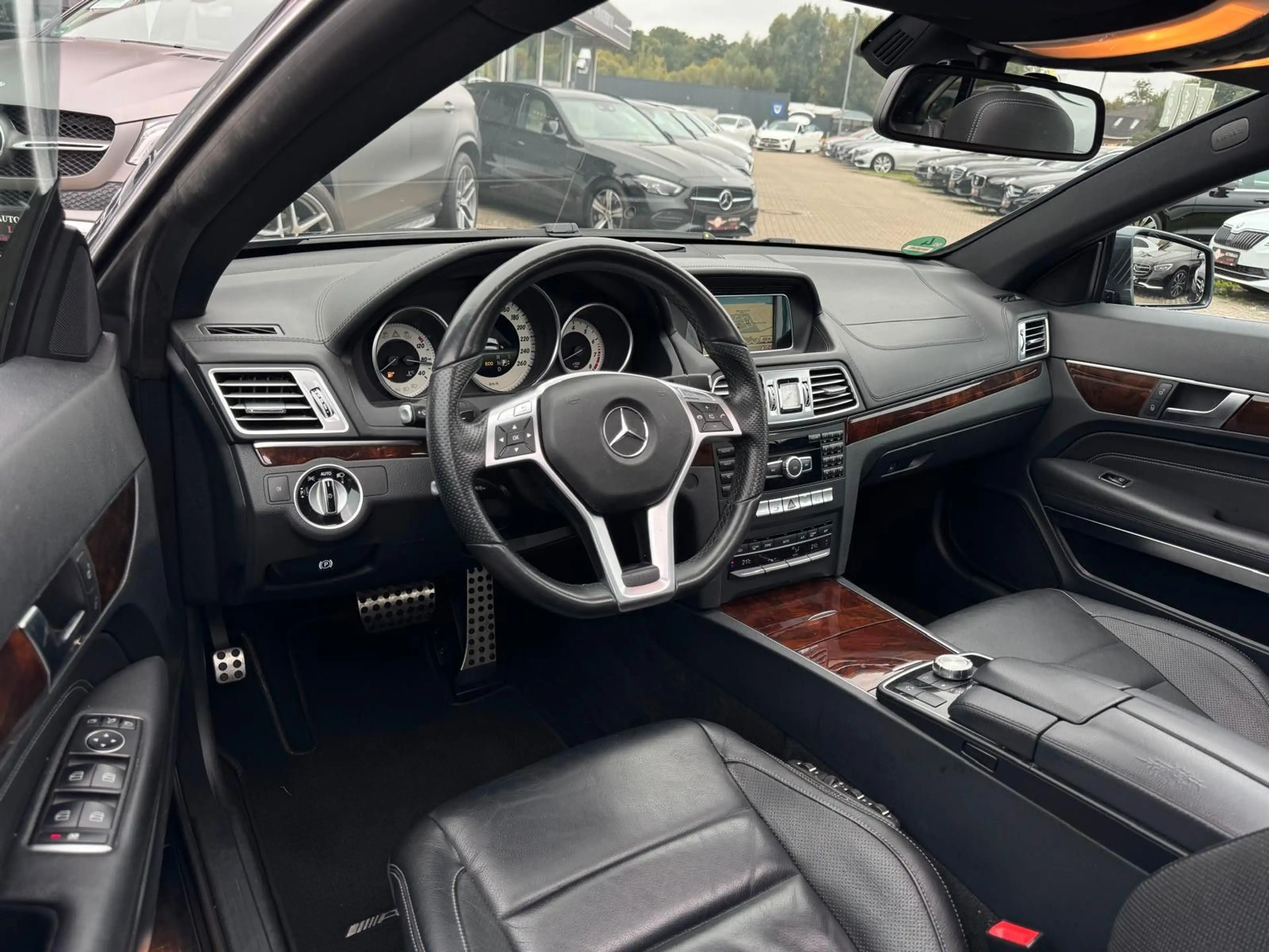 Mercedes-Benz E 400 9G-TRONIC"AMG PAKET"PANO"LEDER"LED"NAVI" — photo 13