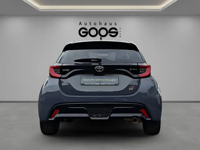 Toyota Yaris view 4