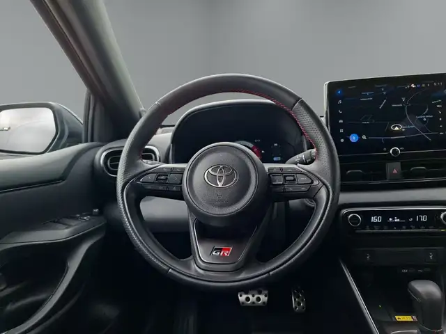 Toyota Yaris view 14