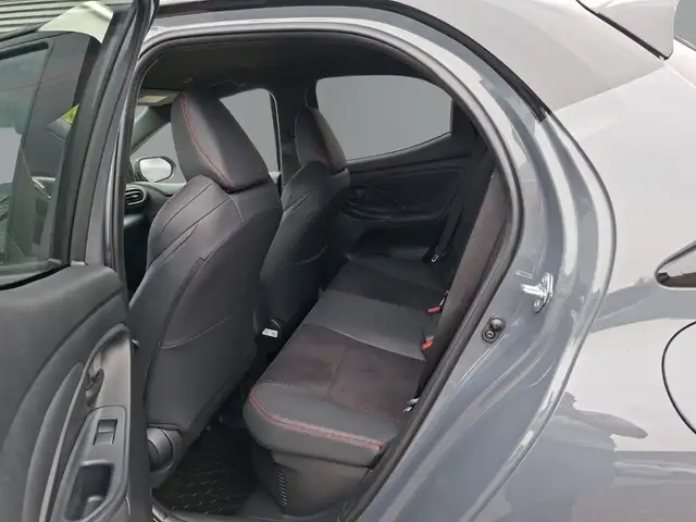 Toyota Yaris view 11