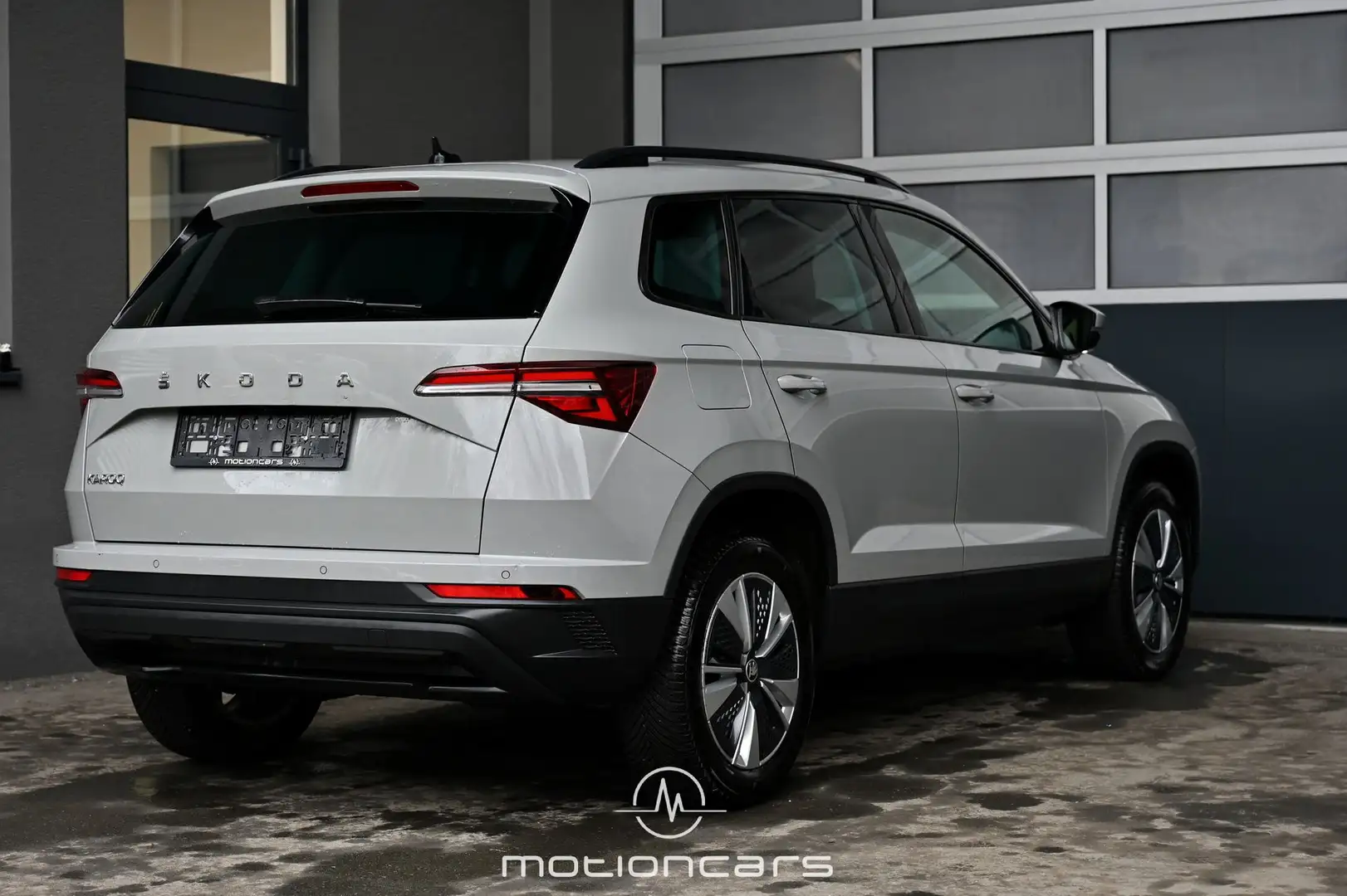 Skoda Karoq 2.0 TDI Ambition Pickerl NEU EXP € 19.233,- Срібний - 2