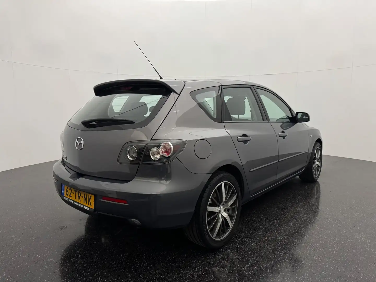 Mazda 3 Sport 1.6 Touring Airco Grijs - 2