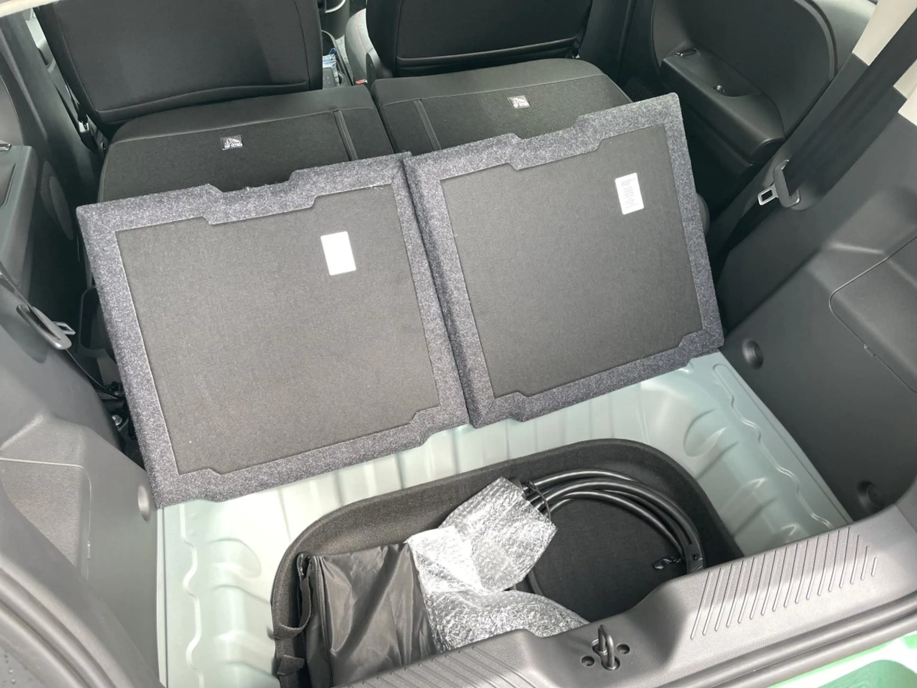 Renault Twingo E-TECH Techno 80 Urban Range Kamera, Klimaautomati — photo 13