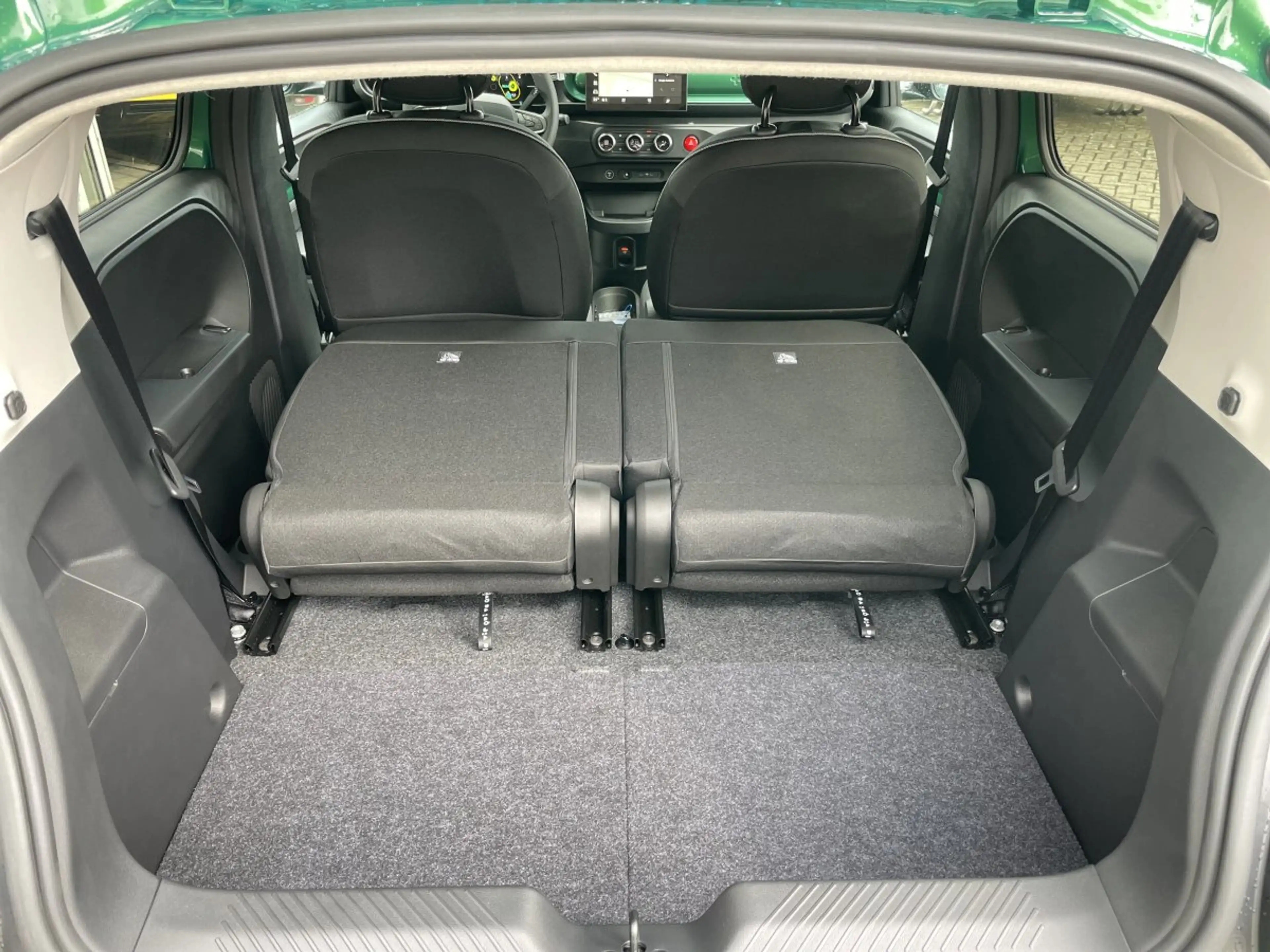 Renault Twingo E-TECH Techno 80 Urban Range Kamera, Klimaautomati — photo 12