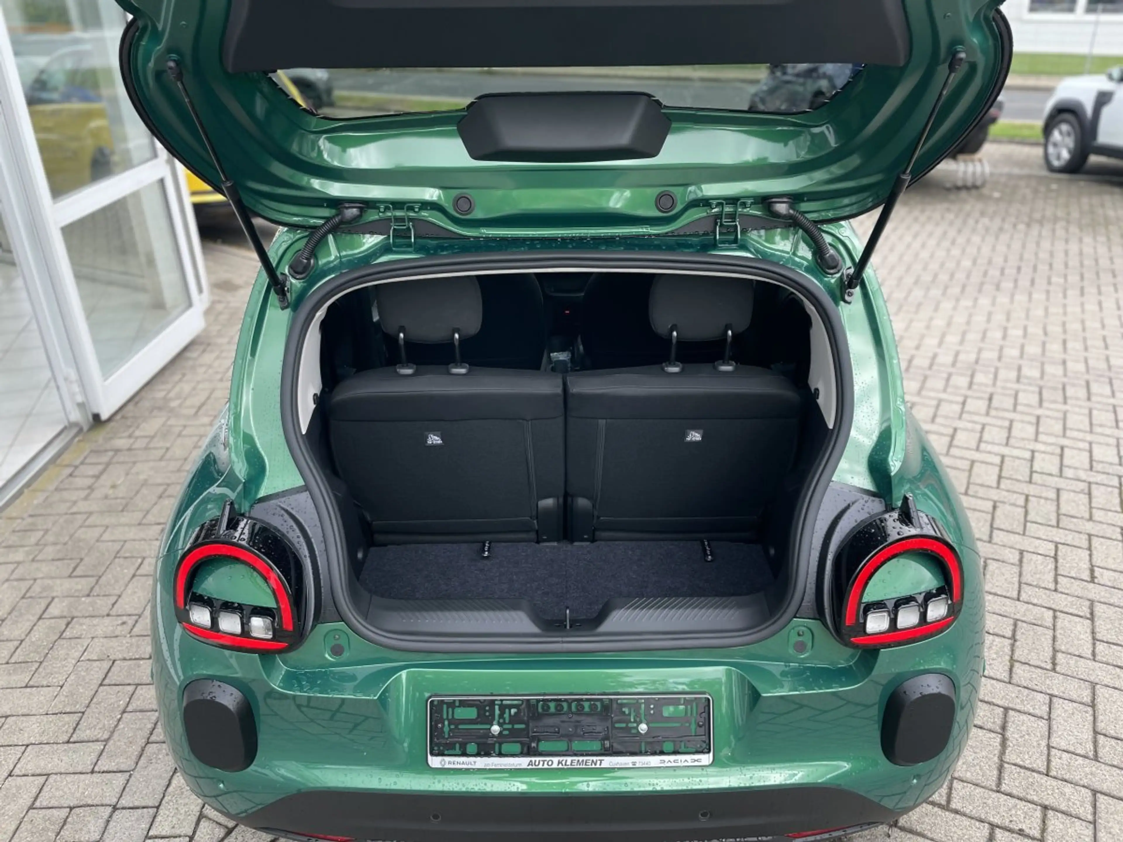 Renault Twingo E-TECH Techno 80 Urban Range Kamera, Klimaautomati — photo 10