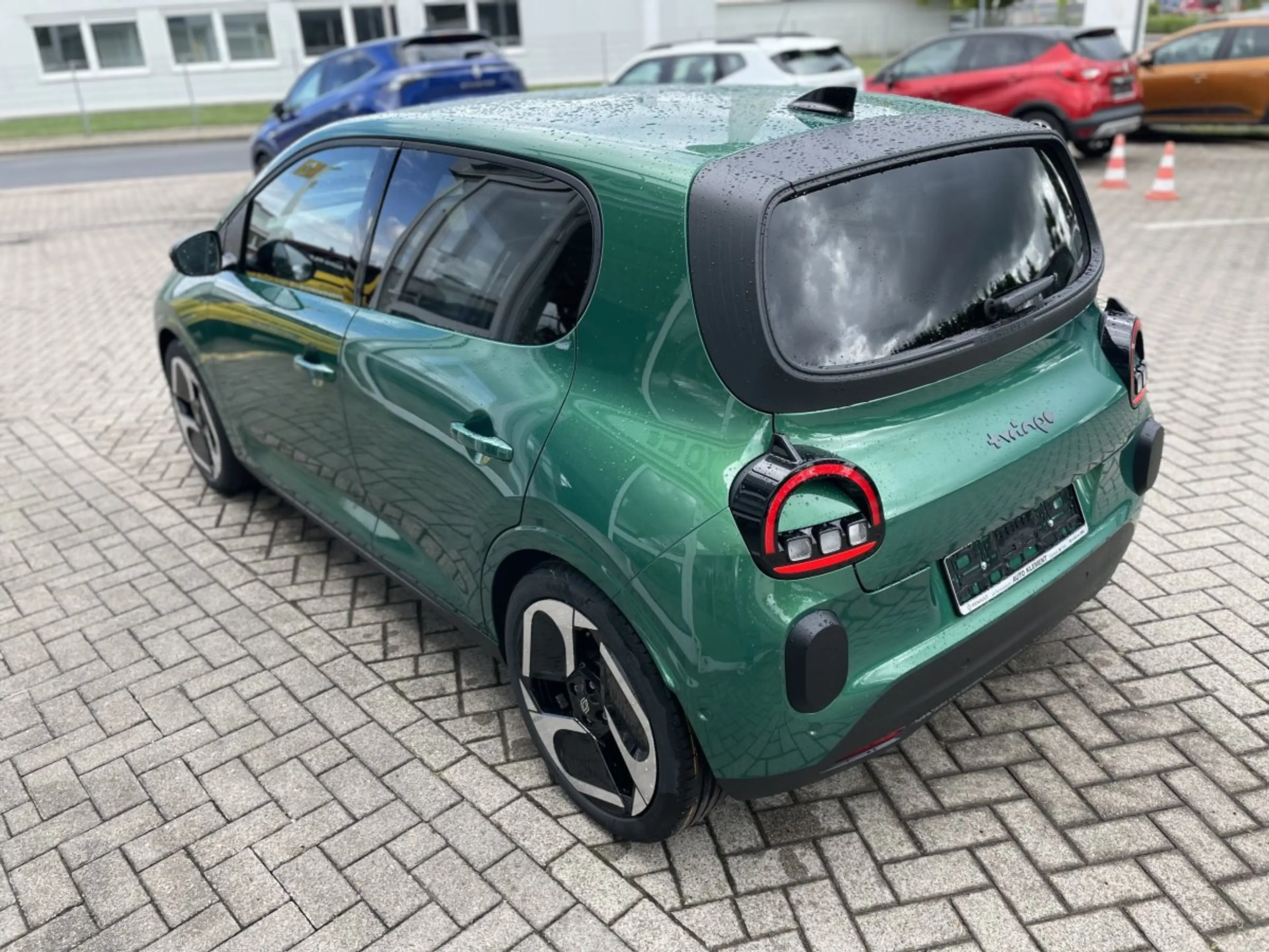 Renault Twingo E-TECH Techno 80 Urban Range Kamera, Klimaautomati — photo 9