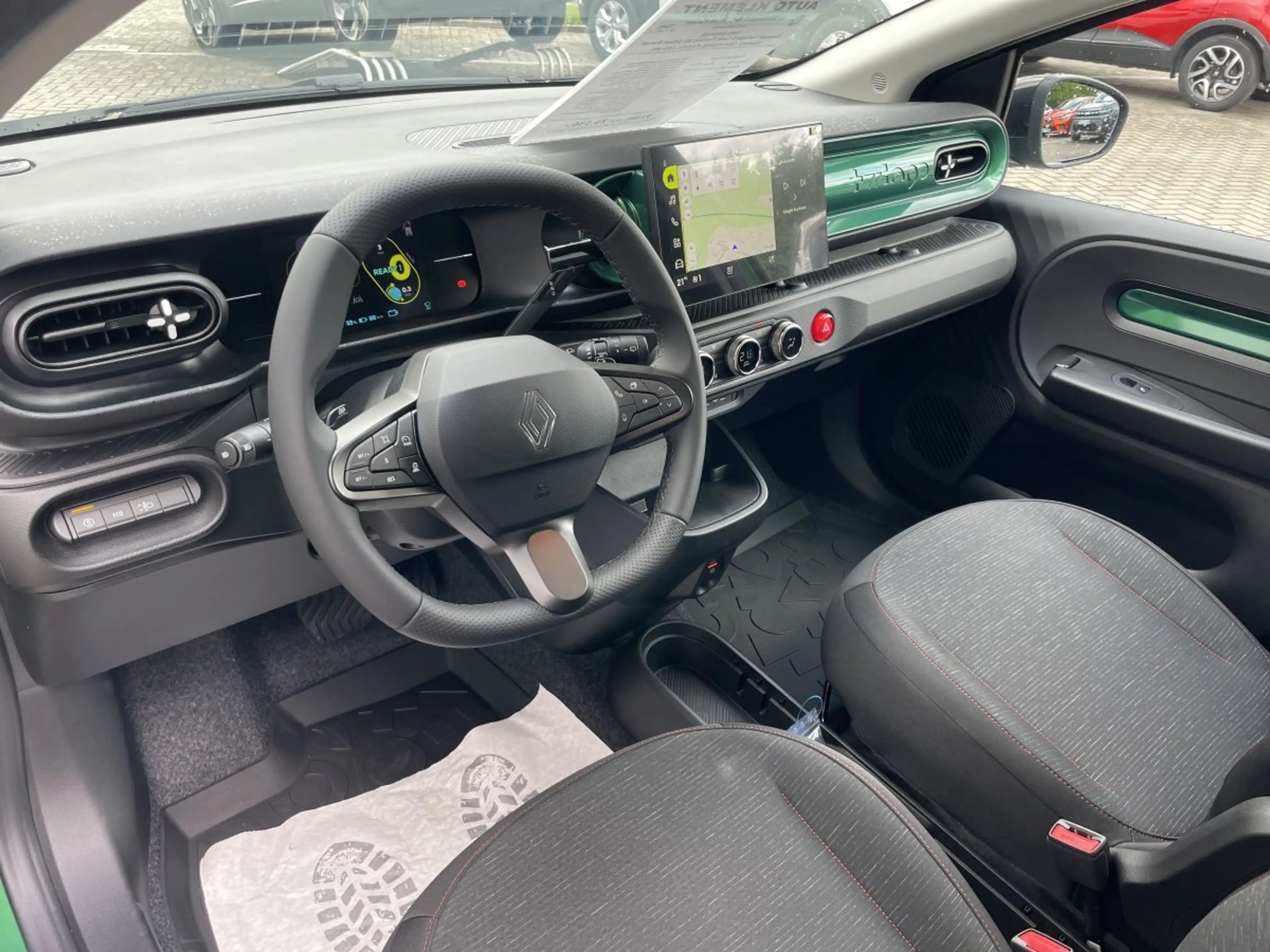 Renault Twingo E-TECH Techno 80 Urban Range Kamera, Klimaautomati — photo 15