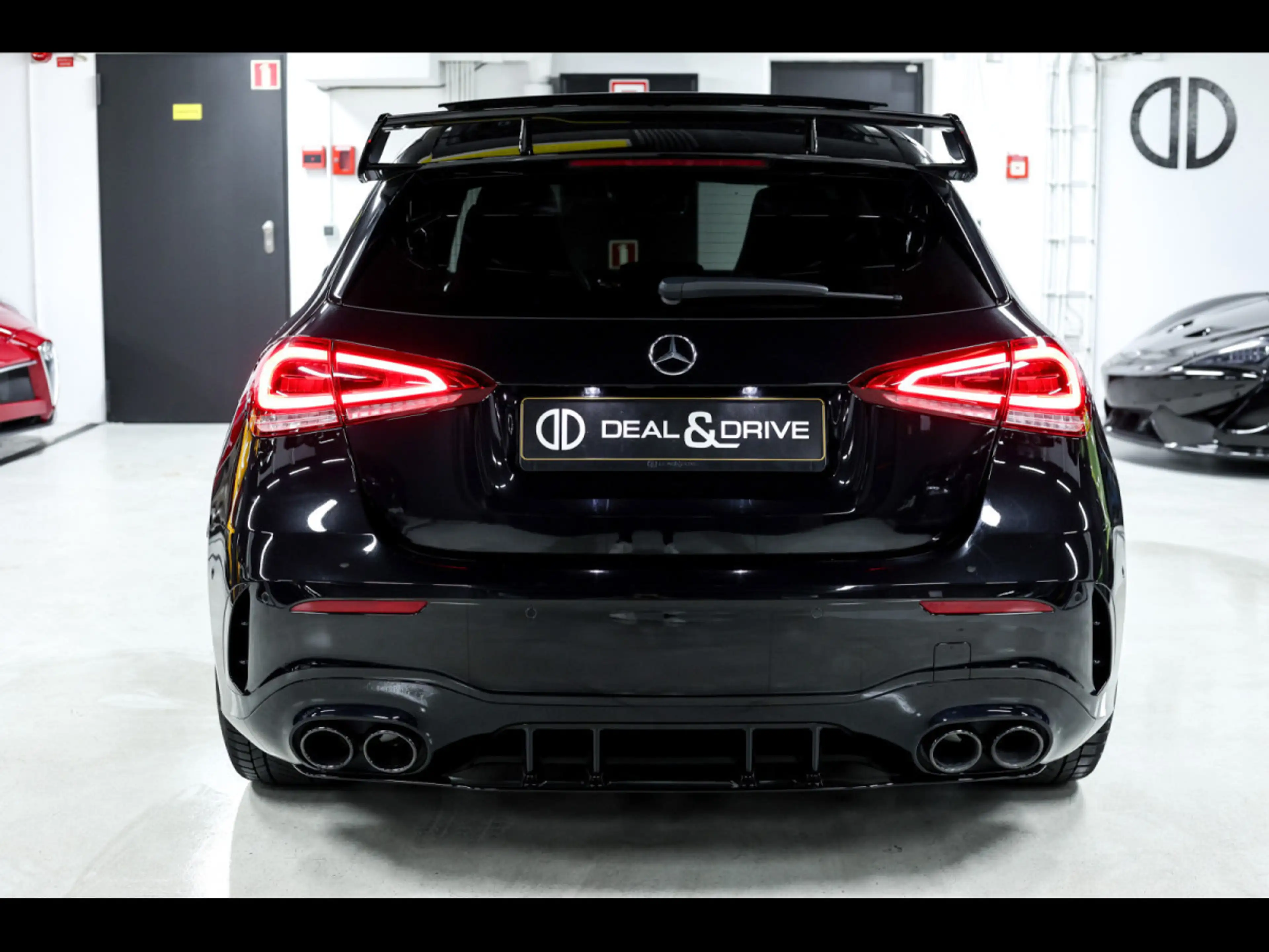Mercedes-Benz A 45 AMG 4M°WARRANTY 12/27°AERO°BURM°PANO°CARPLAY°ABGAS — photo 4