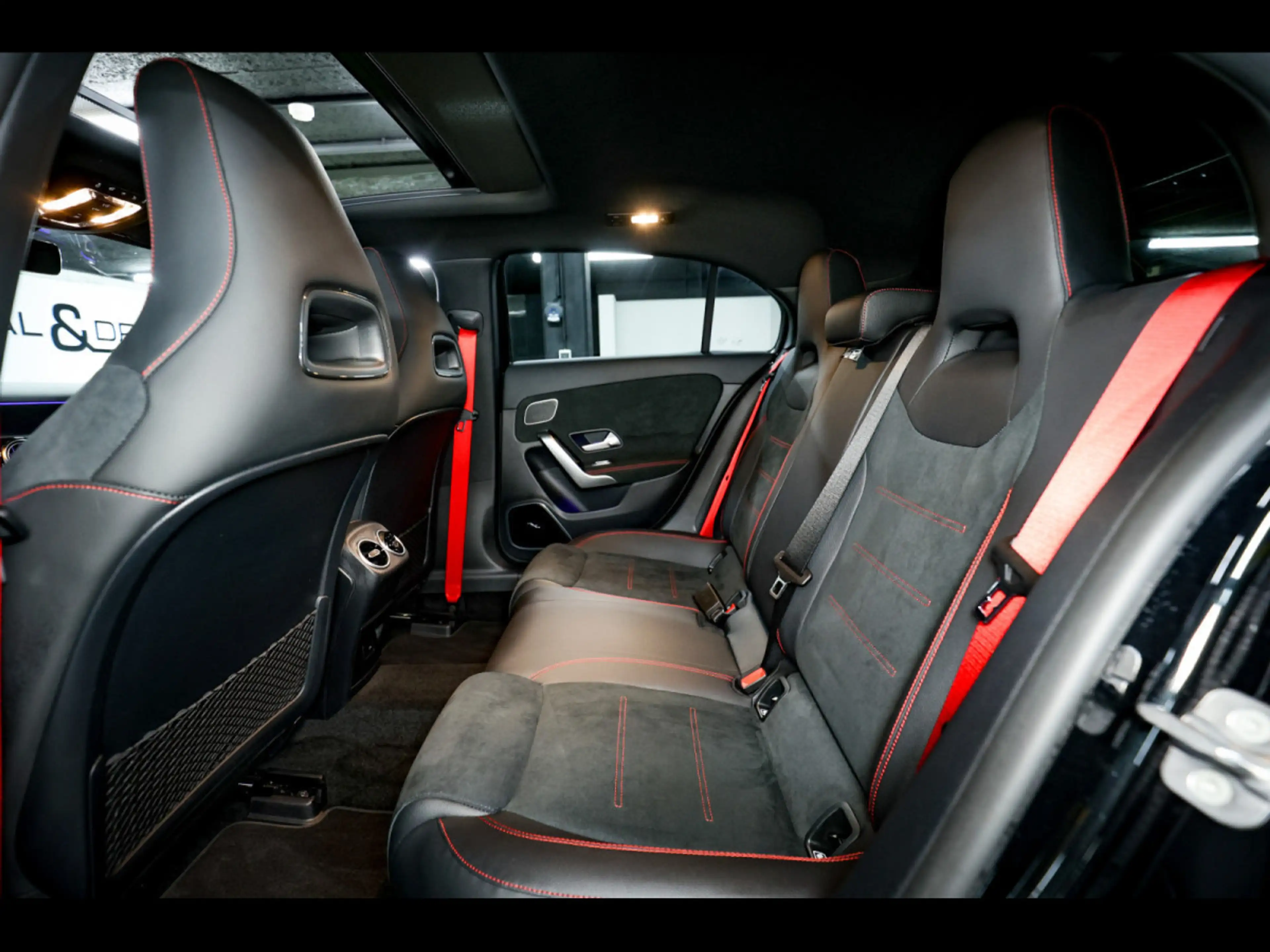 Mercedes-Benz A 45 AMG 4M°WARRANTY 12/27°AERO°BURM°PANO°CARPLAY°ABGAS — photo 13