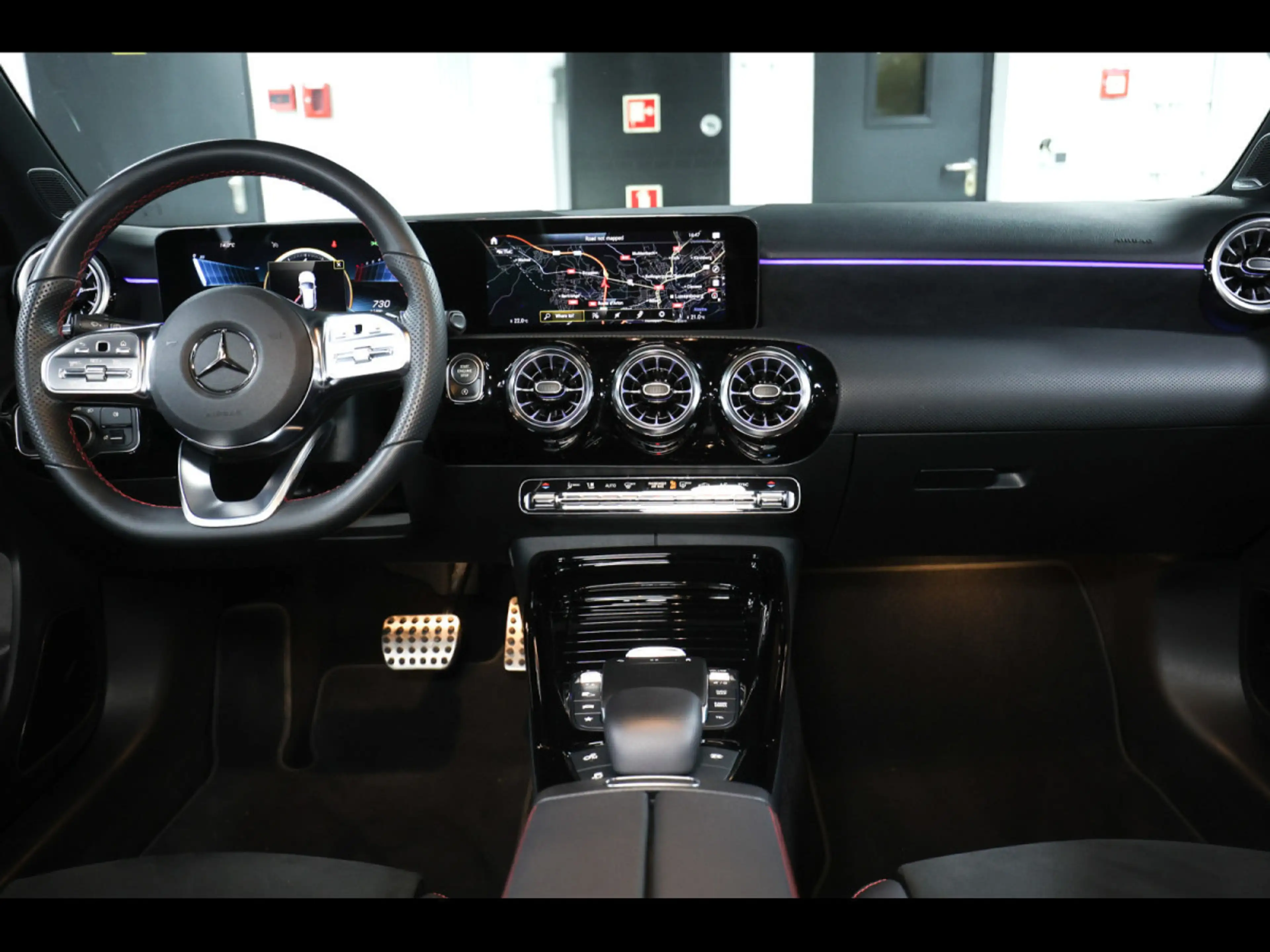 Mercedes-Benz A 45 AMG 4M°WARRANTY 12/27°AERO°BURM°PANO°CARPLAY°ABGAS — photo 15