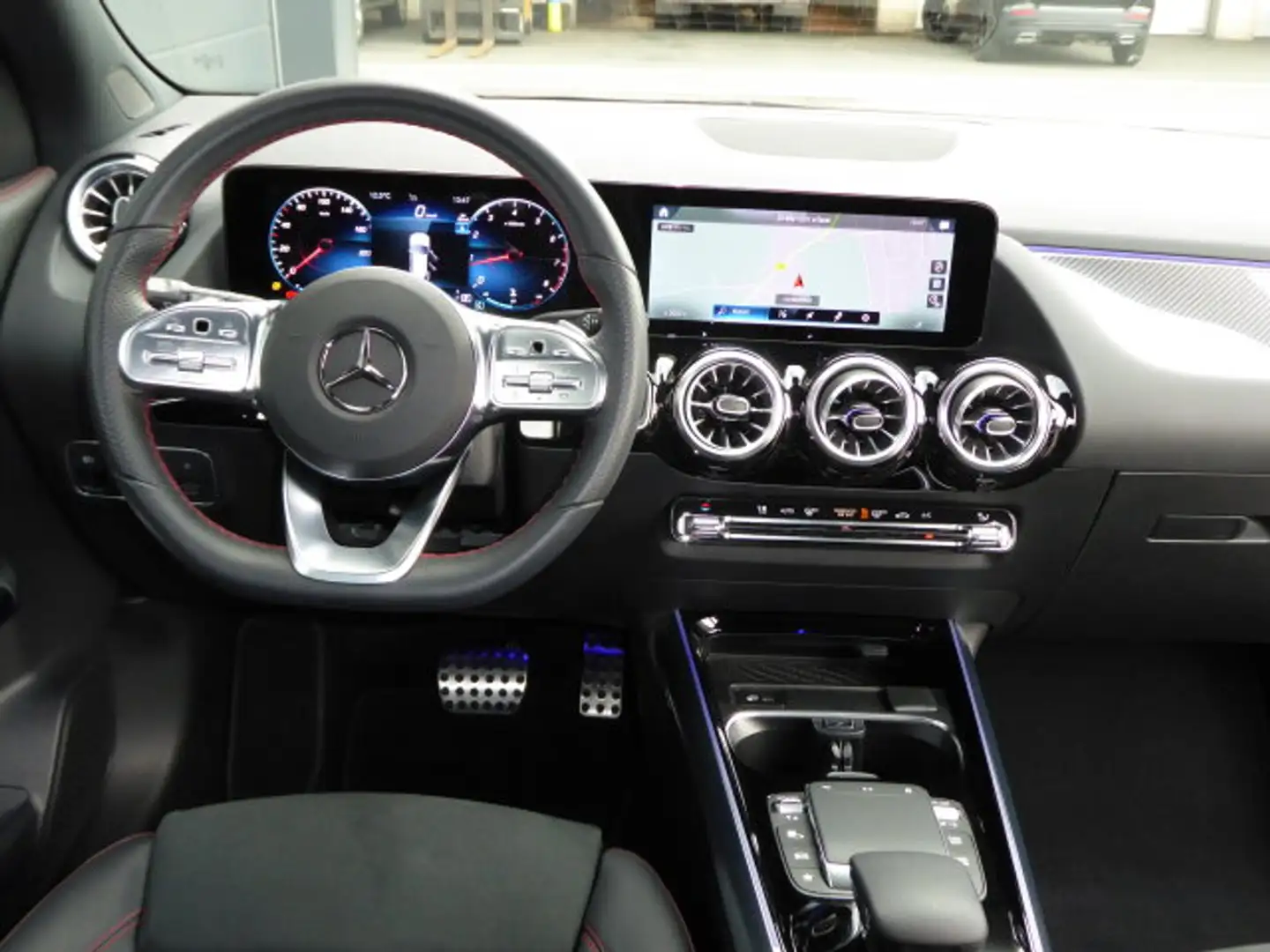 Mercedes-Benz GLA 200 GLA 200 AMG Line LED Kamera Navi DAB Augm. Real. Schwarz - 2