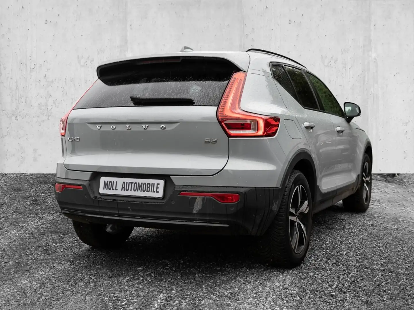 Volvo XC40 Plus Dark 2WD B3 EU6d digitales Cockpit Memory Sit Grau - 2