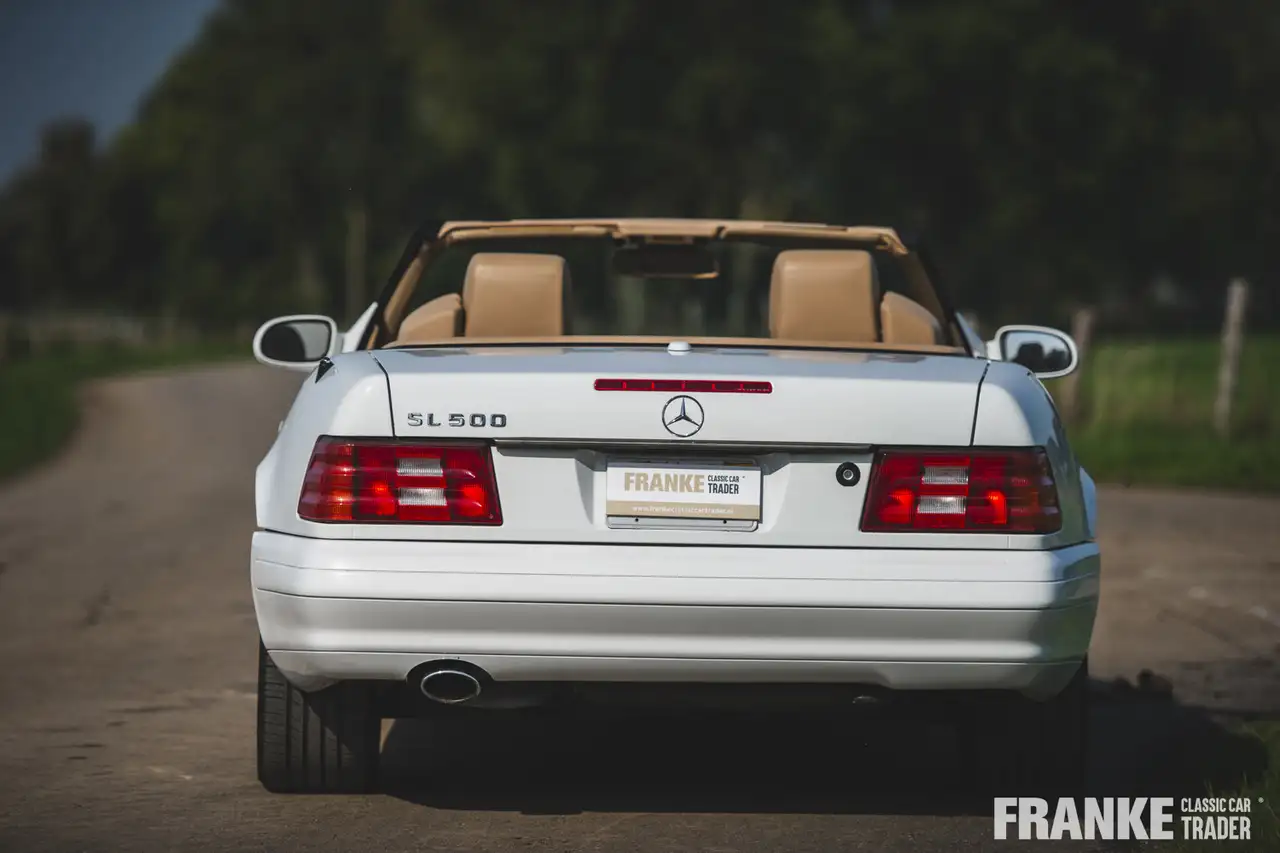 Mercedes-Benz SL 500 Cabrio V8. Youngtimer met matching numbers, histor, foto 12