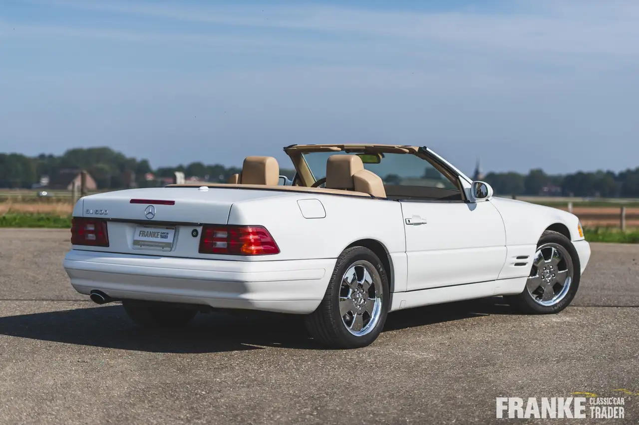 Mercedes-Benz SL 500 Cabrio V8. Youngtimer met matching numbers, histor, foto 2