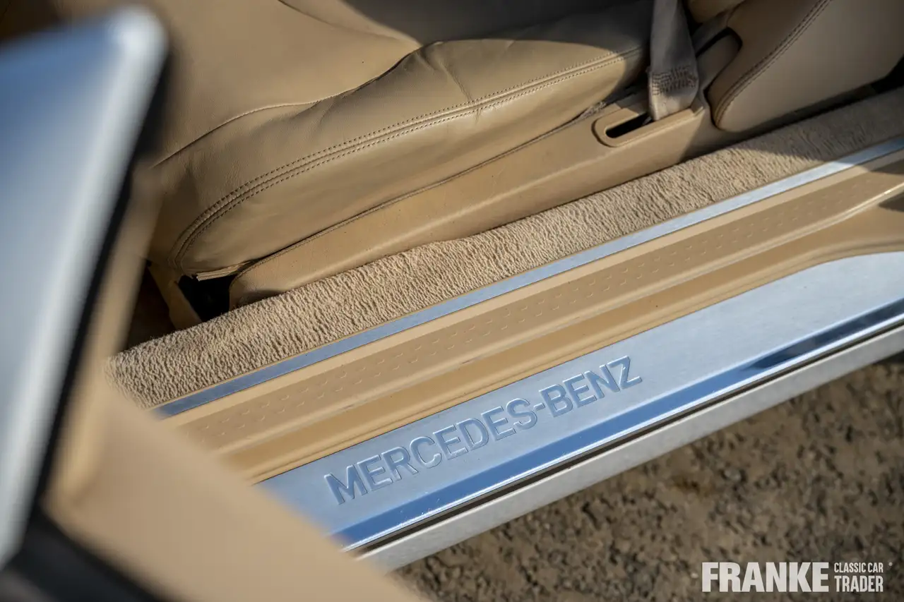 Mercedes-Benz SL 500 Cabrio V8. Youngtimer met matching numbers, histor, foto 6