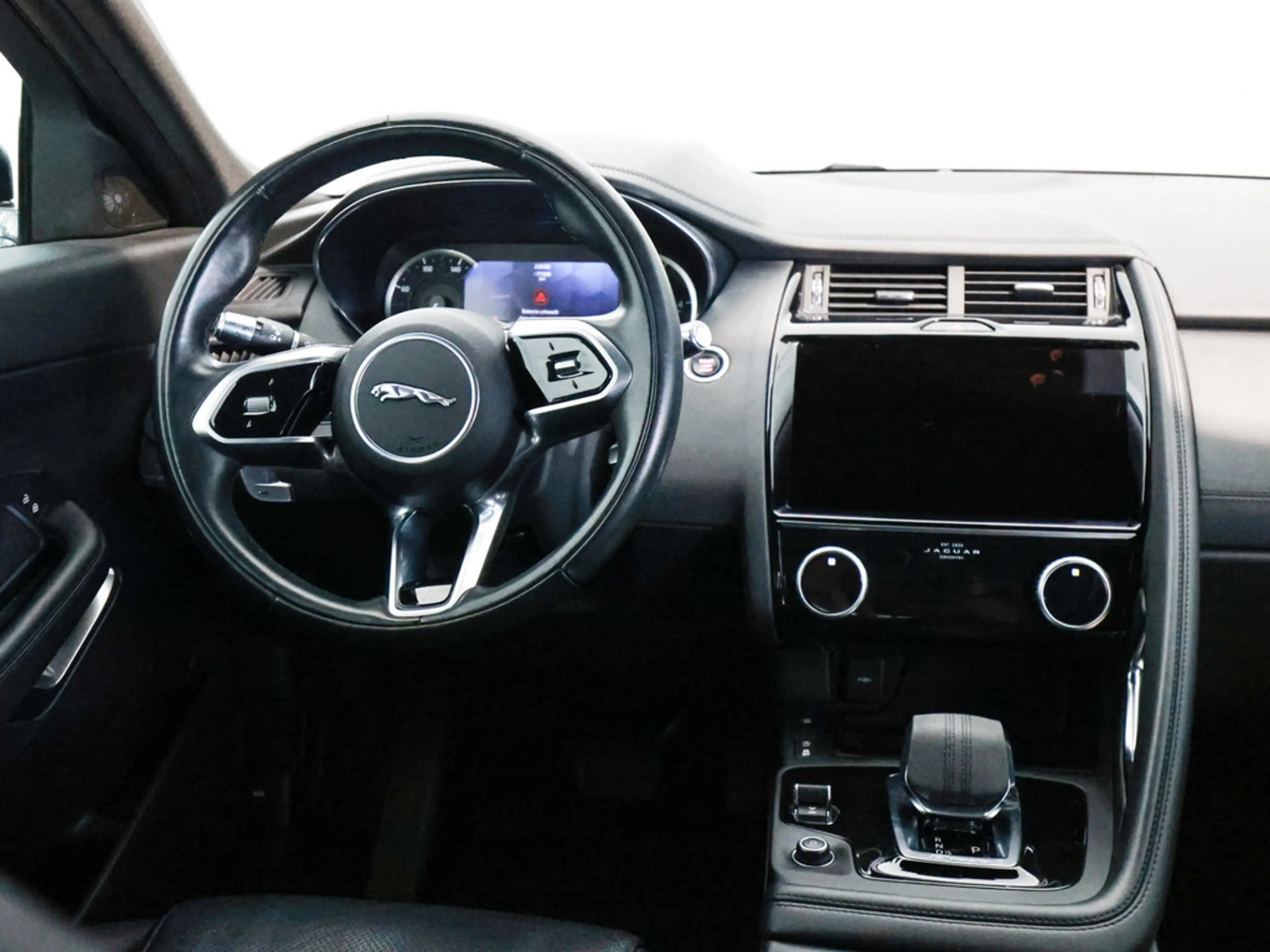 Jaguar E-Pace 2.0D AWD — photo 7