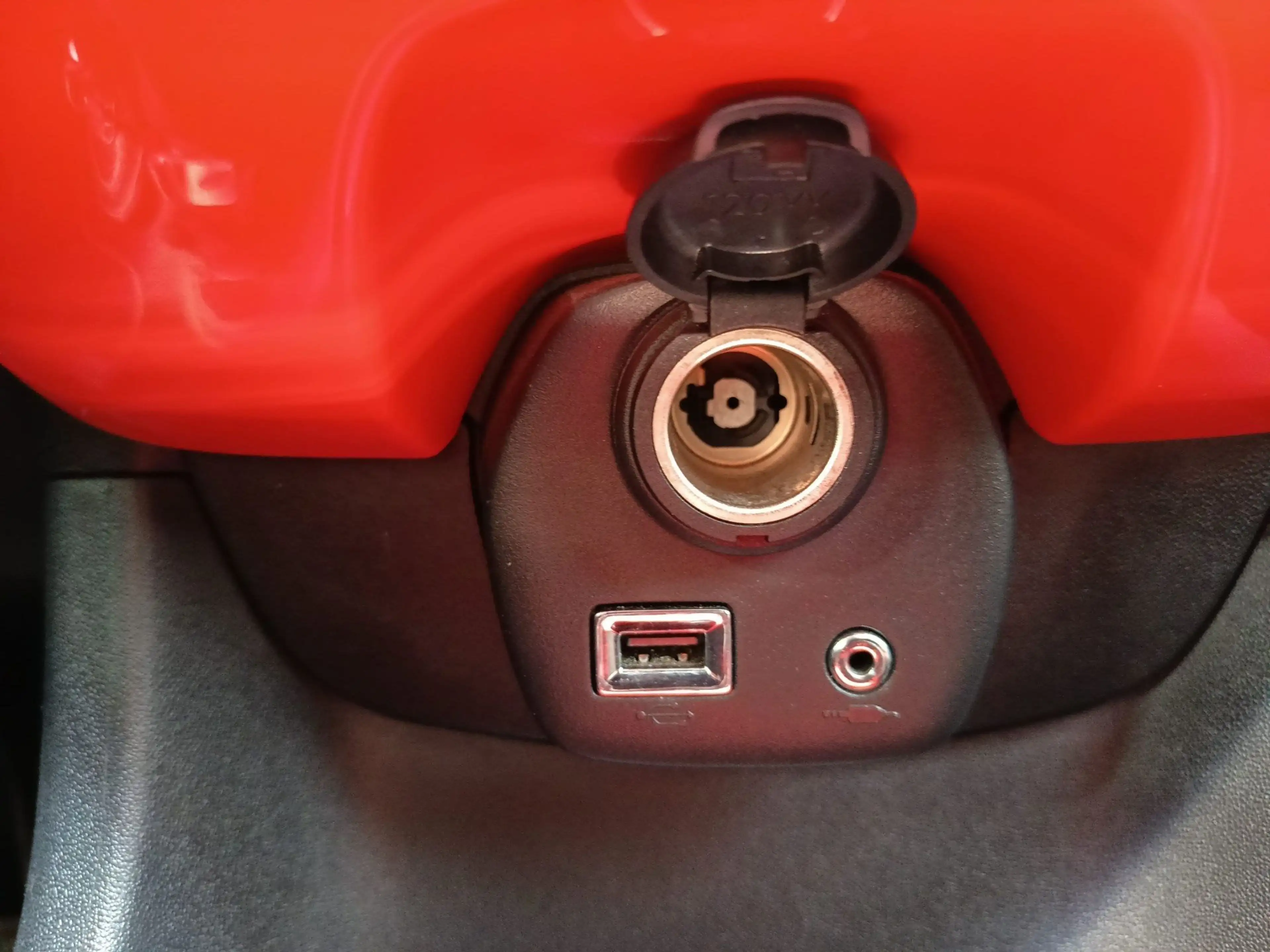 Citroen C1 Airscape Feel — photo 13