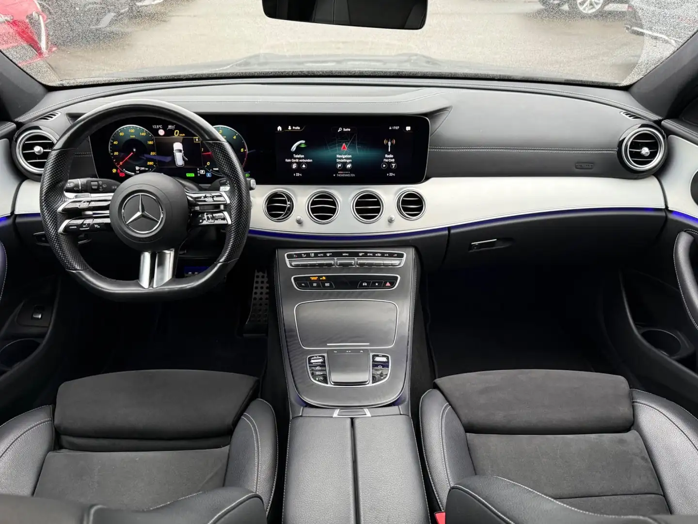 Mercedes-Benz E 220 d T AMG-Line*KeyFree+AHK+Media-Display* Noir - 2