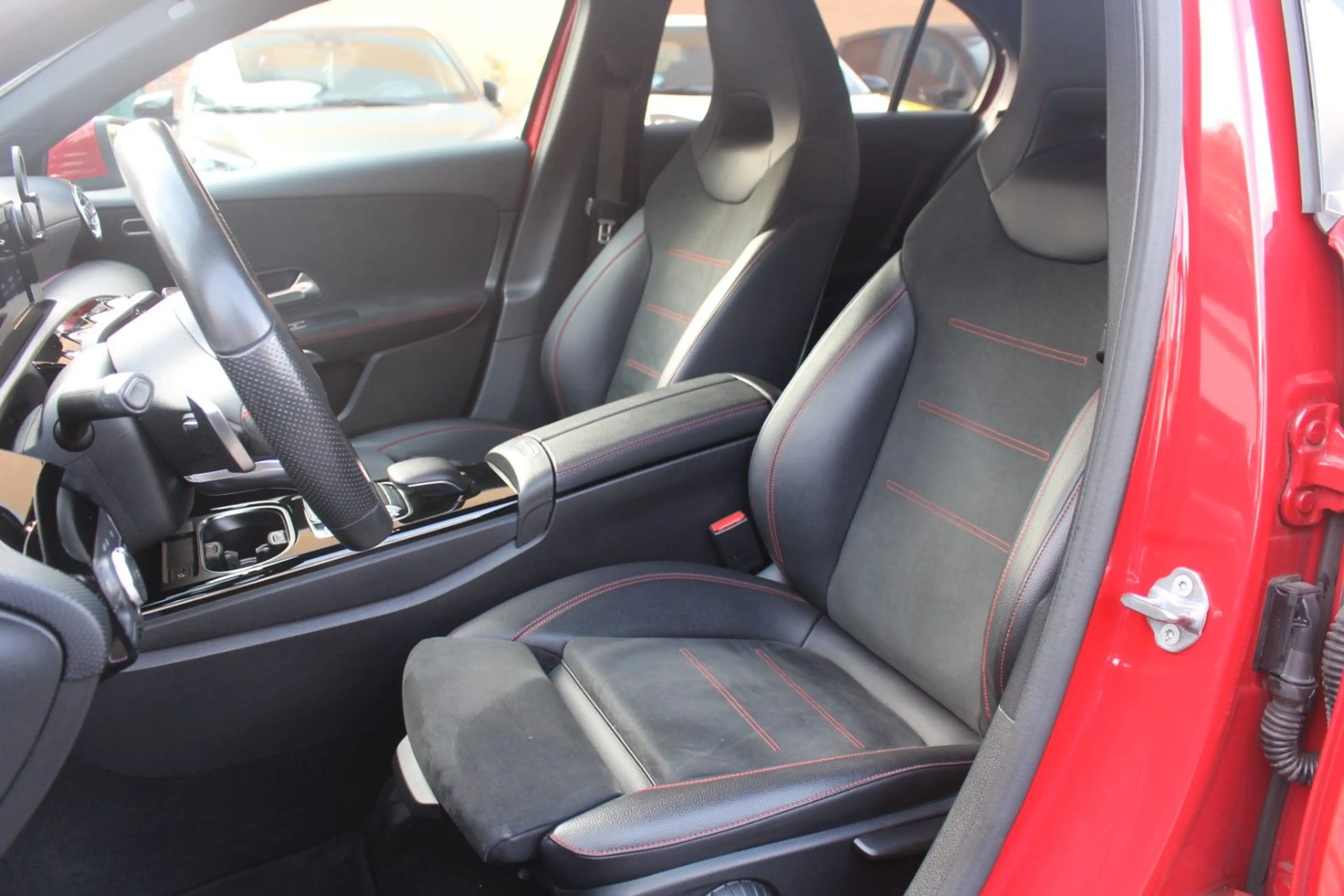 Mercedes-Benz A 180 AMG-Line/Ambiente/Pdc V+H/Spur.As./Temp. — photo 13