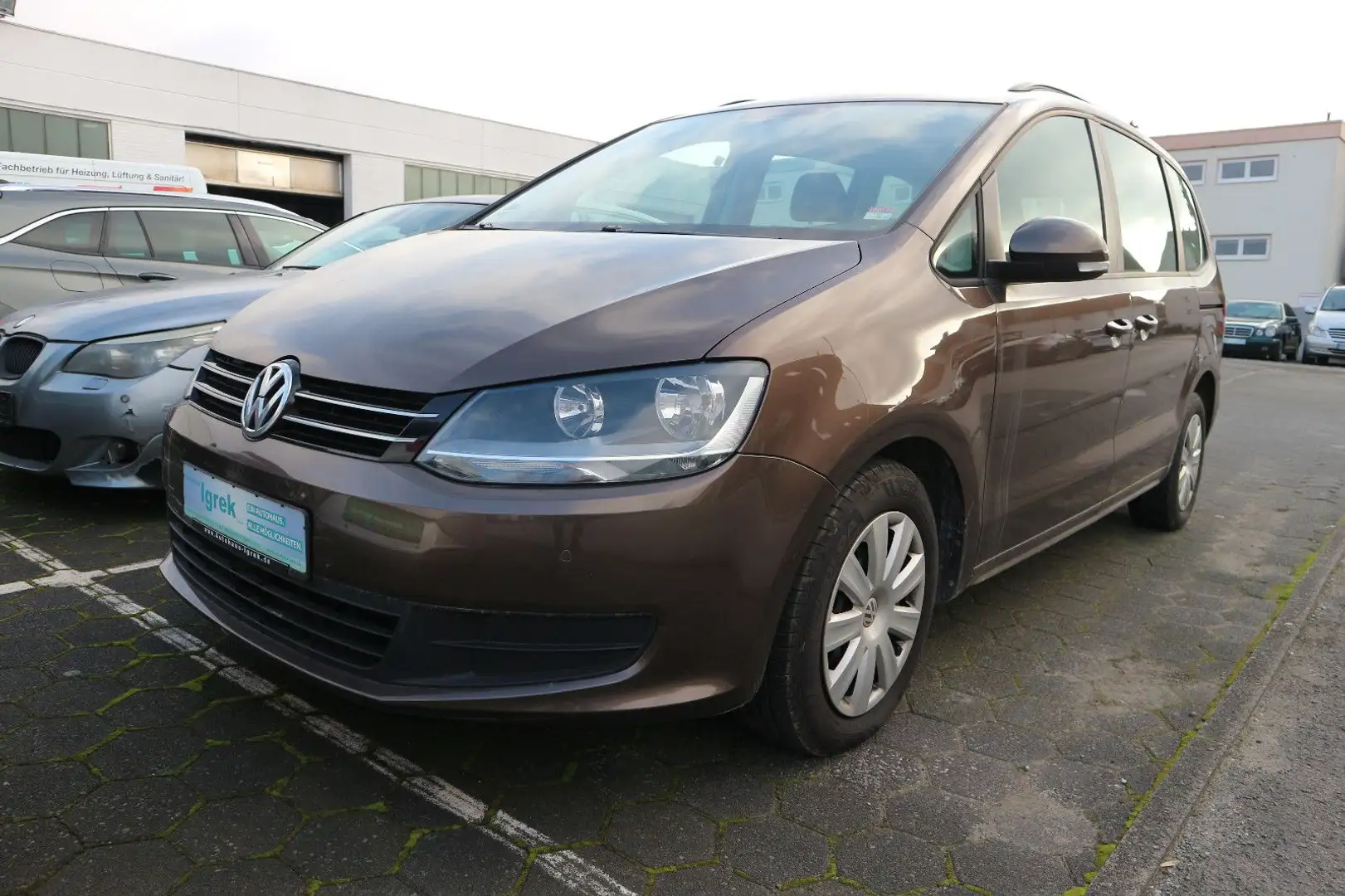 Volkswagen Sharan Trendline BMT 1.Hand/8-Fach Bereift Braun - 1