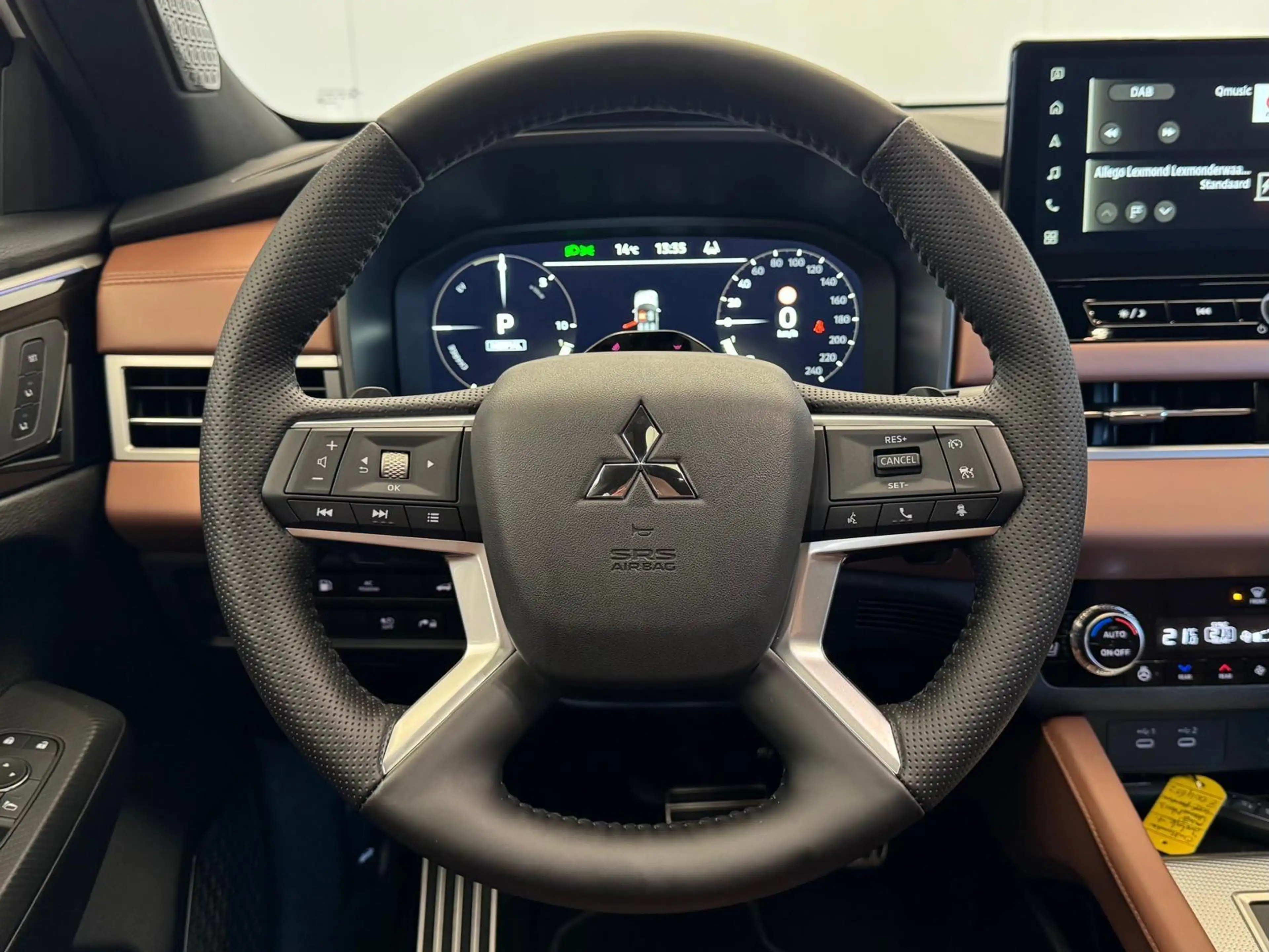 Mitsubishi Outlander 2.4 PHEV Instyle+ Black Edition | Actieprijs | Uni — photo 15