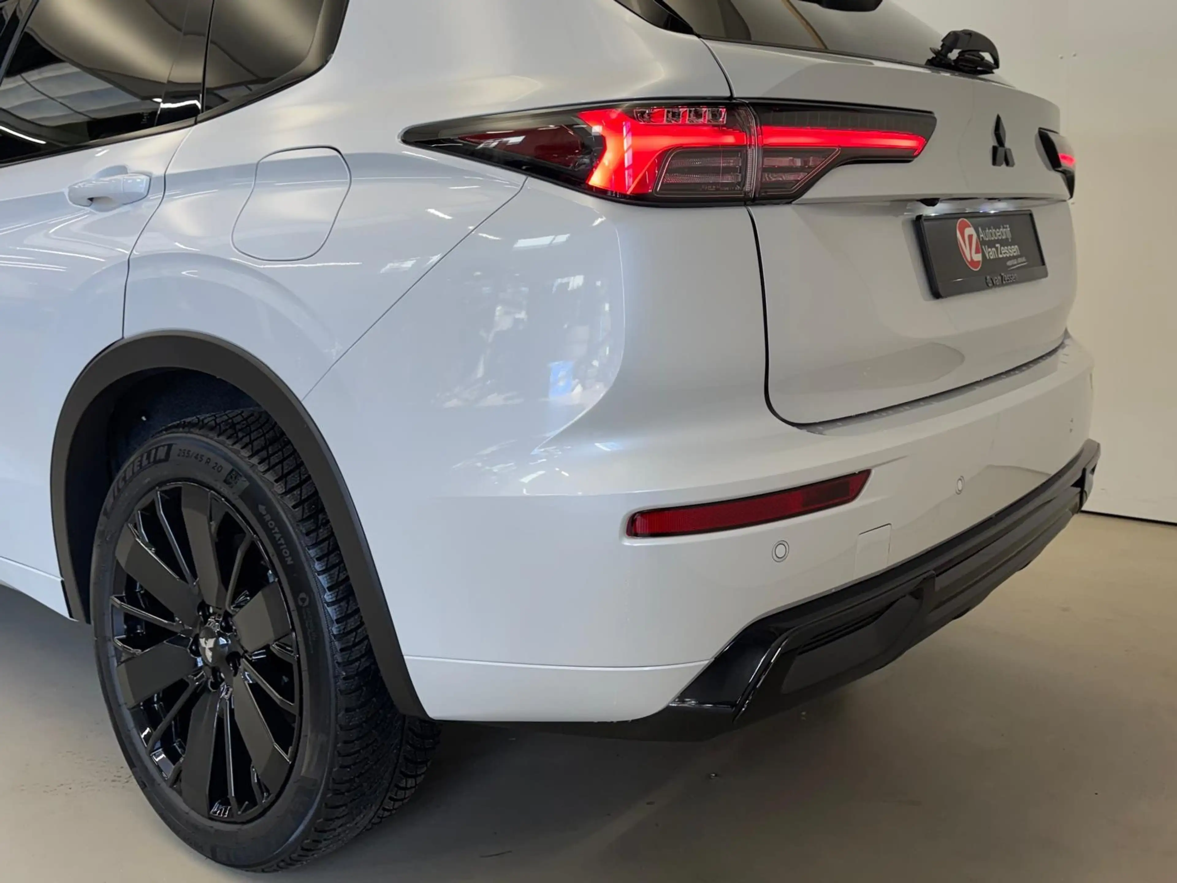 Mitsubishi Outlander 2.4 PHEV Instyle+ Black Edition | Actieprijs | Uni — photo 4