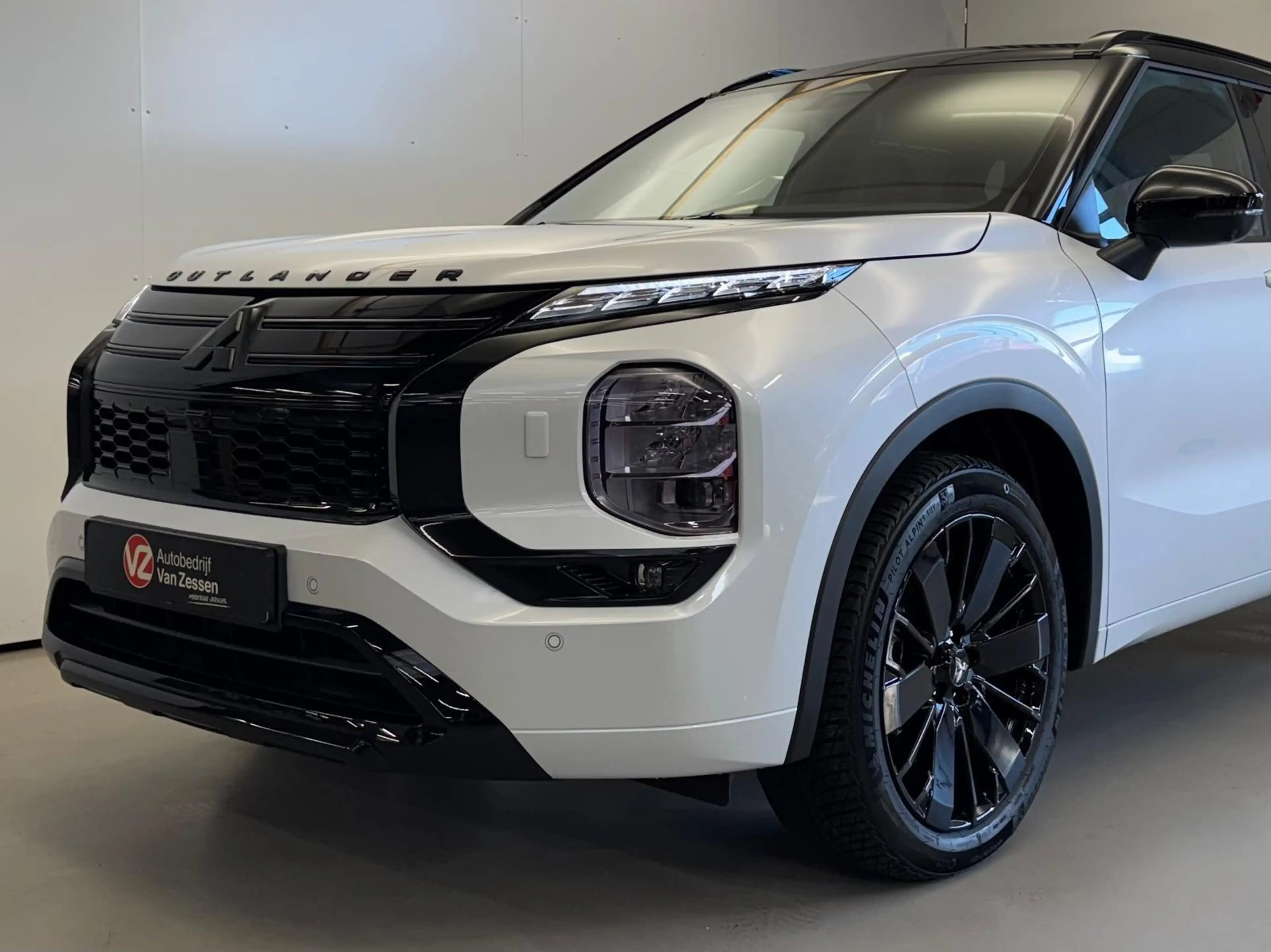 Mitsubishi Outlander 2.4 PHEV Instyle+ Black Edition | Actieprijs | Uni — photo 2