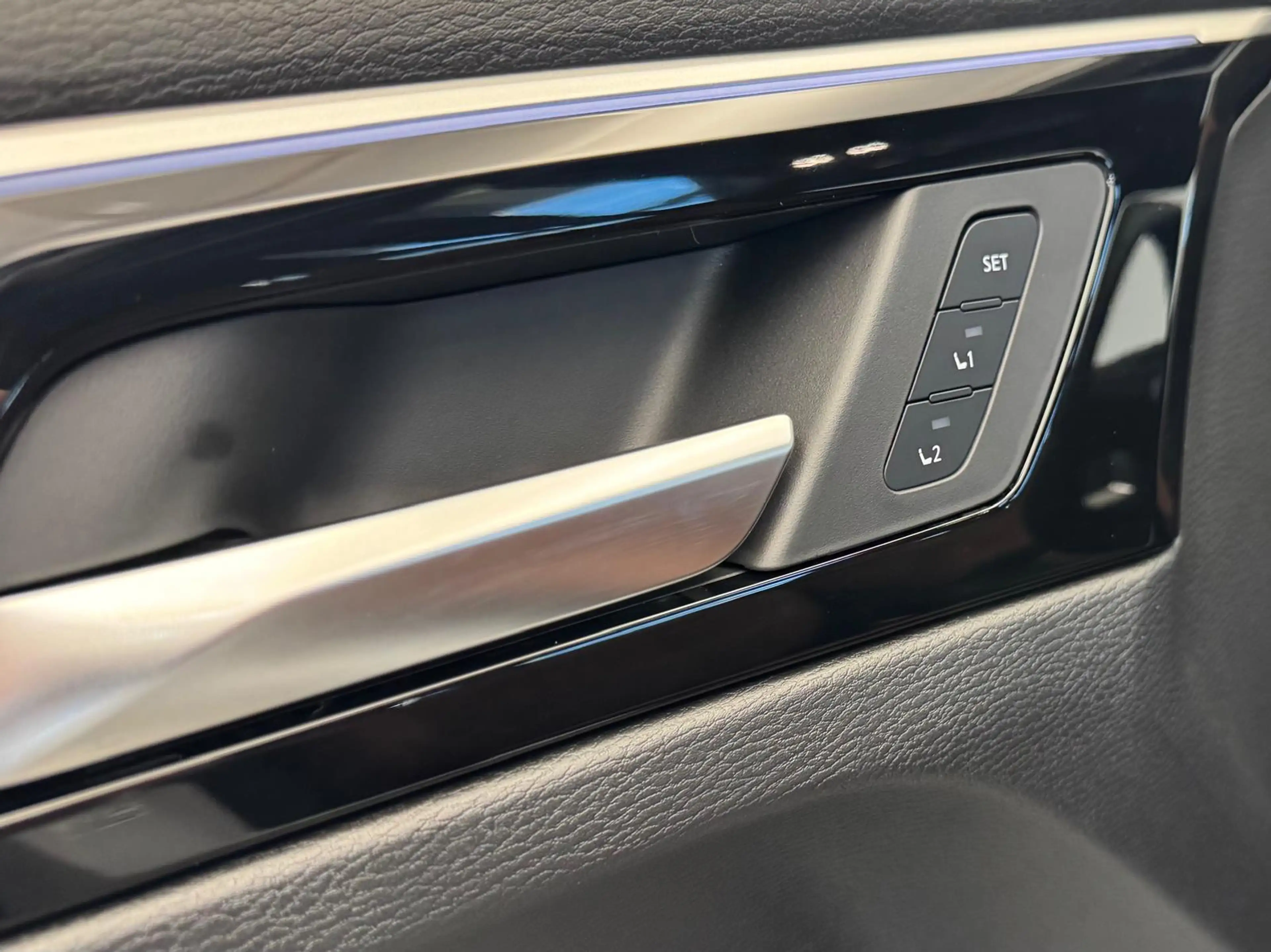 Mitsubishi Outlander 2.4 PHEV Instyle+ Black Edition | Actieprijs | Uni — photo 13