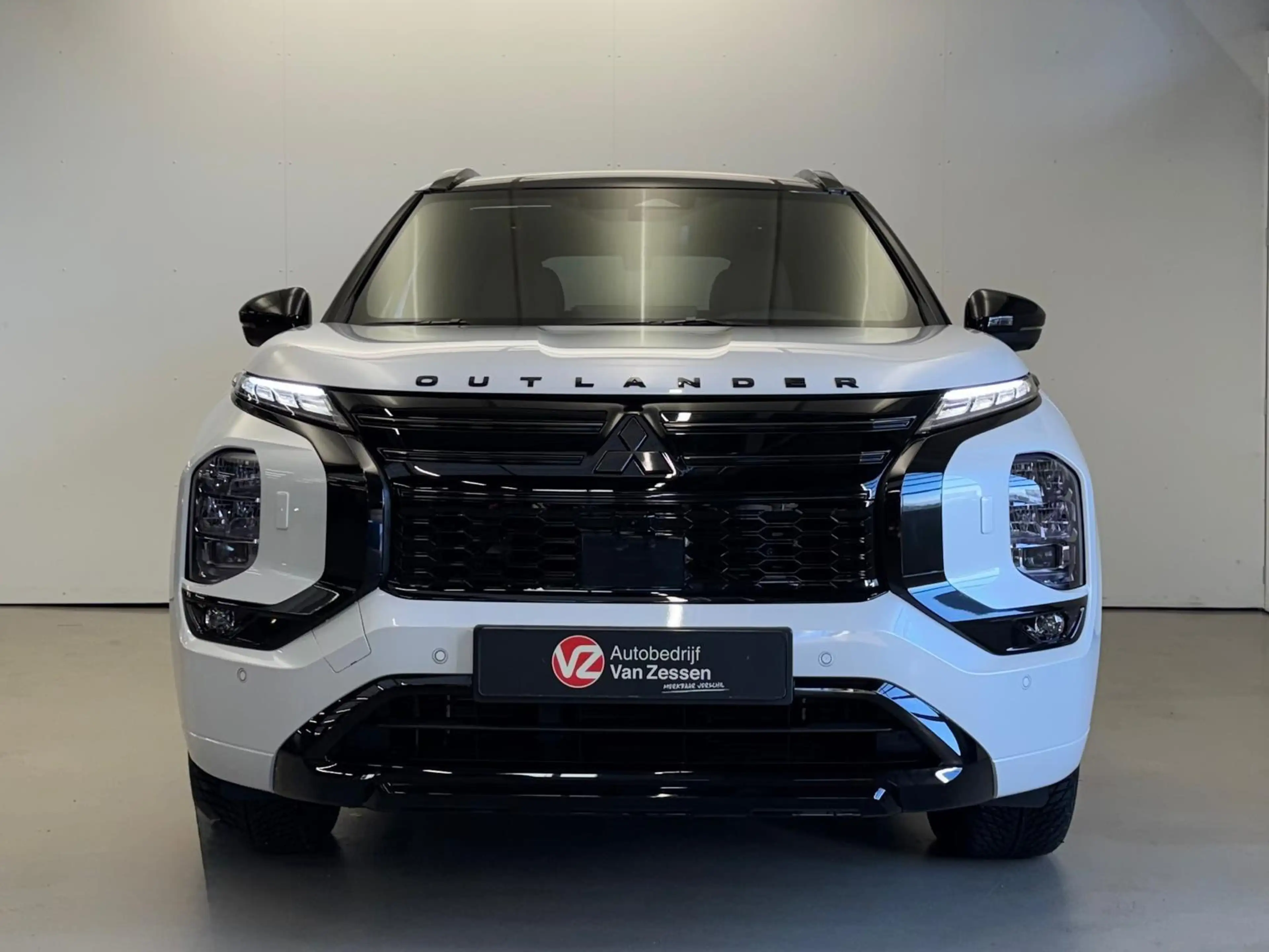 Mitsubishi Outlander 2.4 PHEV Instyle+ Black Edition | Actieprijs | Uni — photo 6