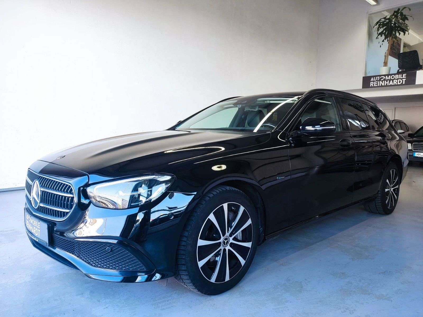 Second hand Mercedes Benz E-Class 300