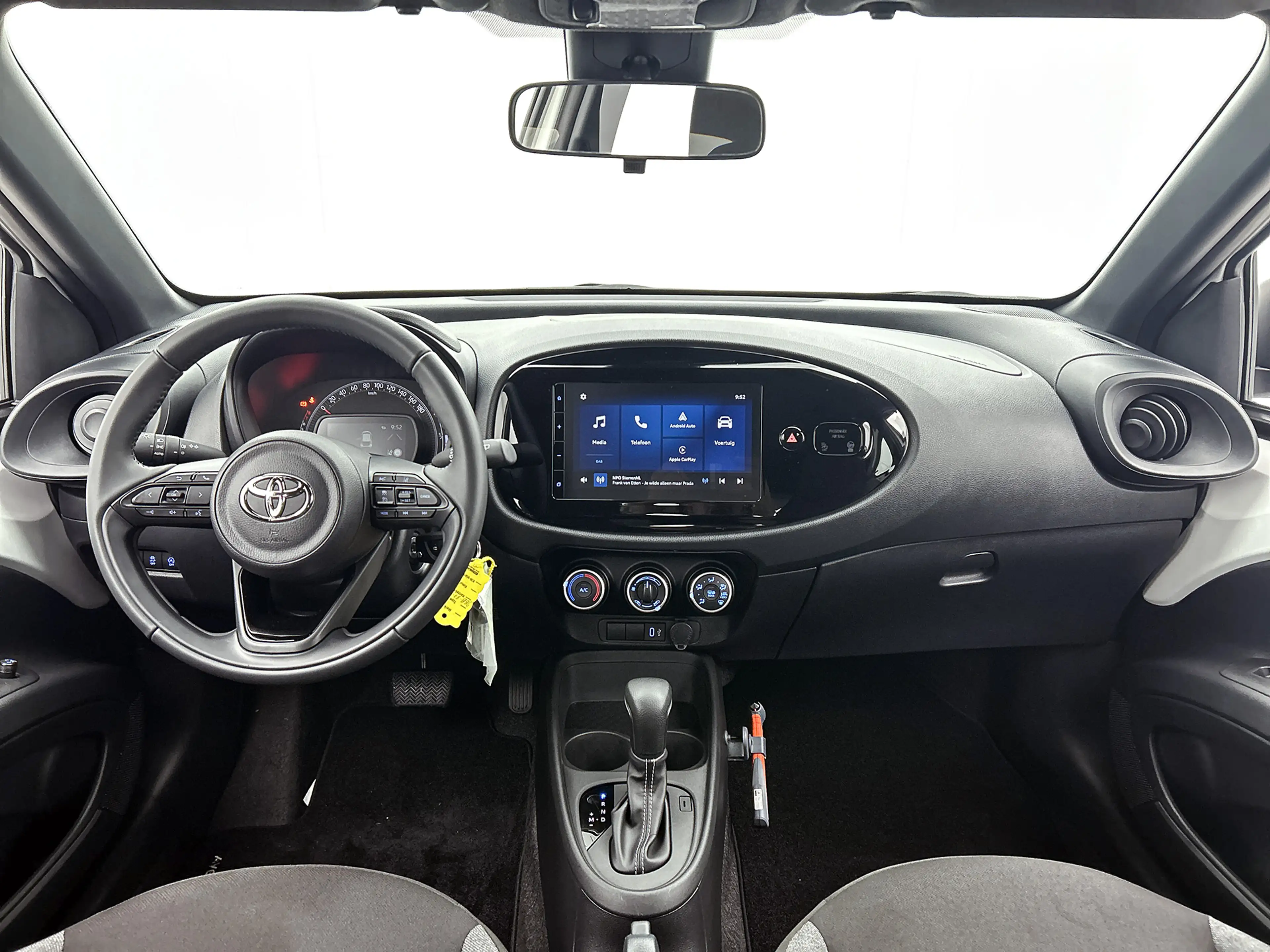 Toyota Aygo X 1.0 VVT-i S-CVT Play | BTW voertuig | Apple CarPla — photo 4
