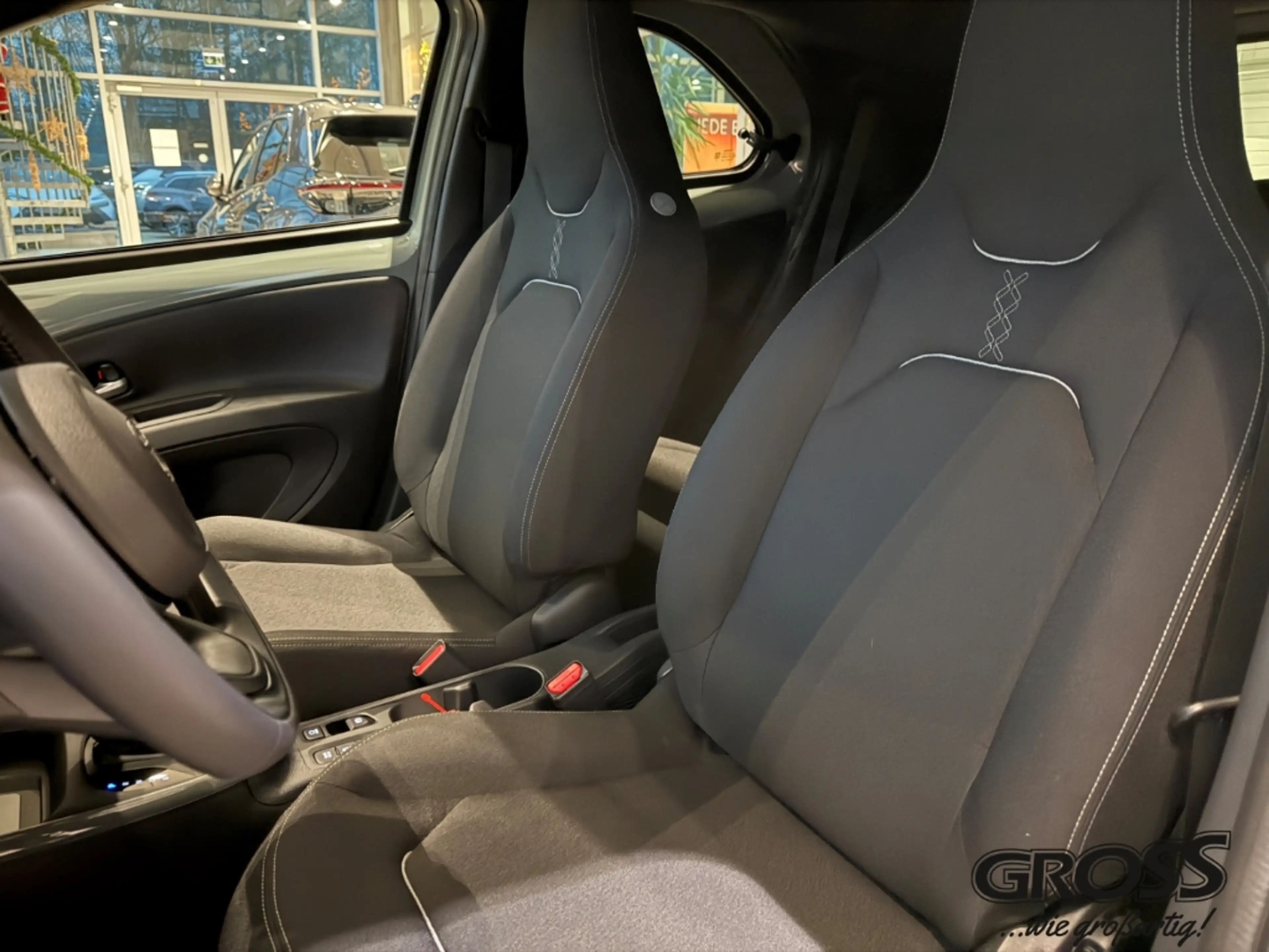 Toyota Aygo X HYBRID // NEUES MODELL // LED Navi Digitales Cockp — photo 15