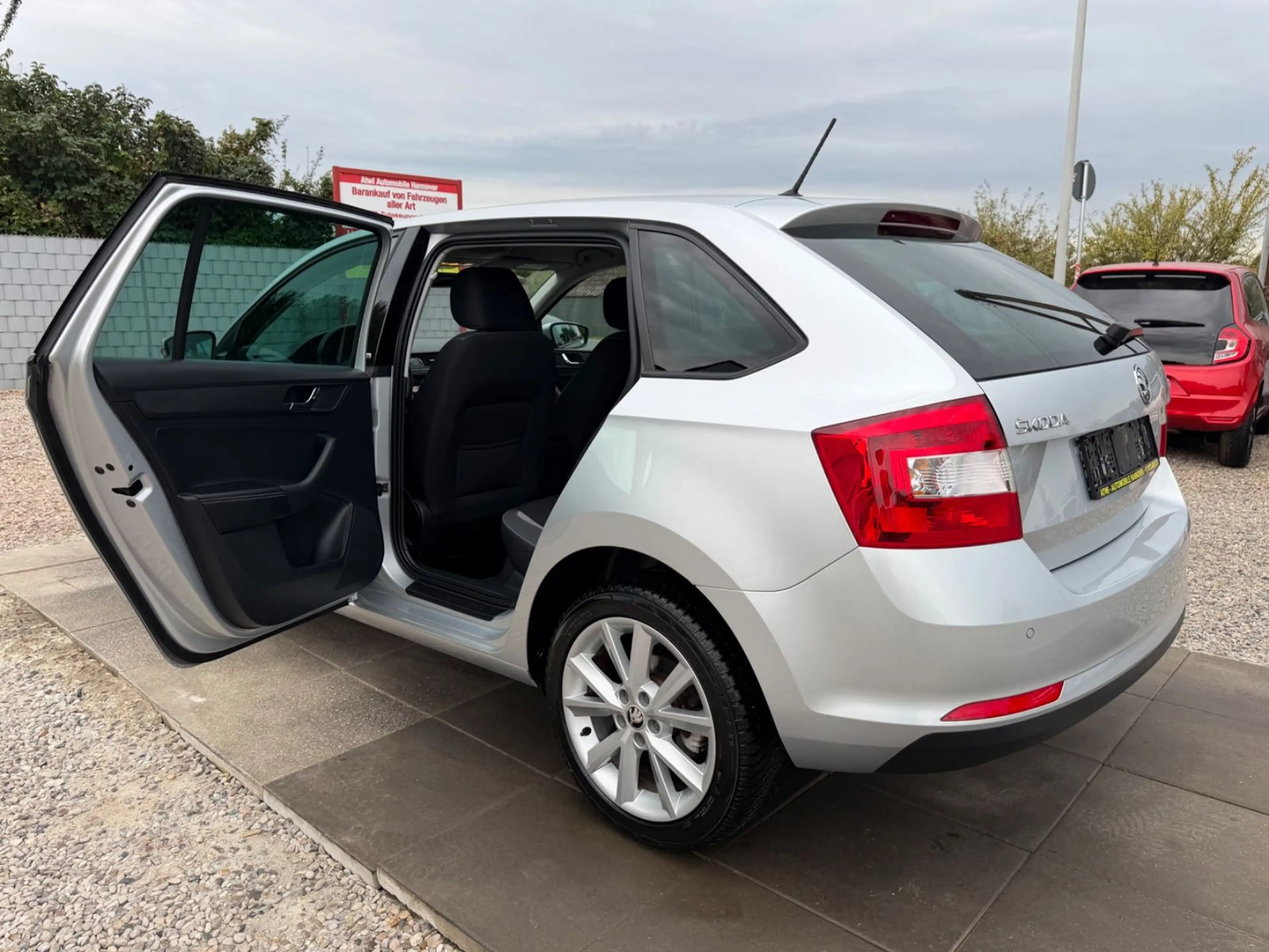 Skoda Rapid/Spaceback 1,4 Spaceback Joy Sportsitze Sport Lenkrad — photo 8