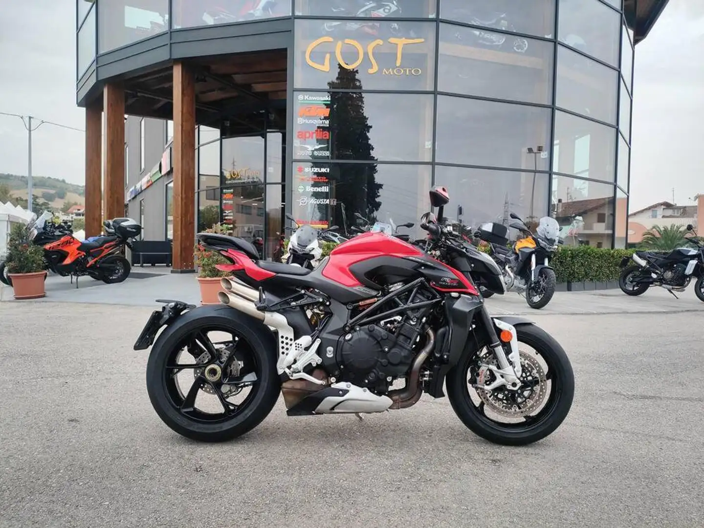 MV Agusta Brutale - 1