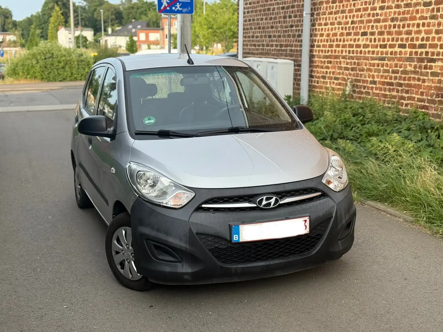 Hyundai i10 1.1i Comfort BlueDrive Серый - 2