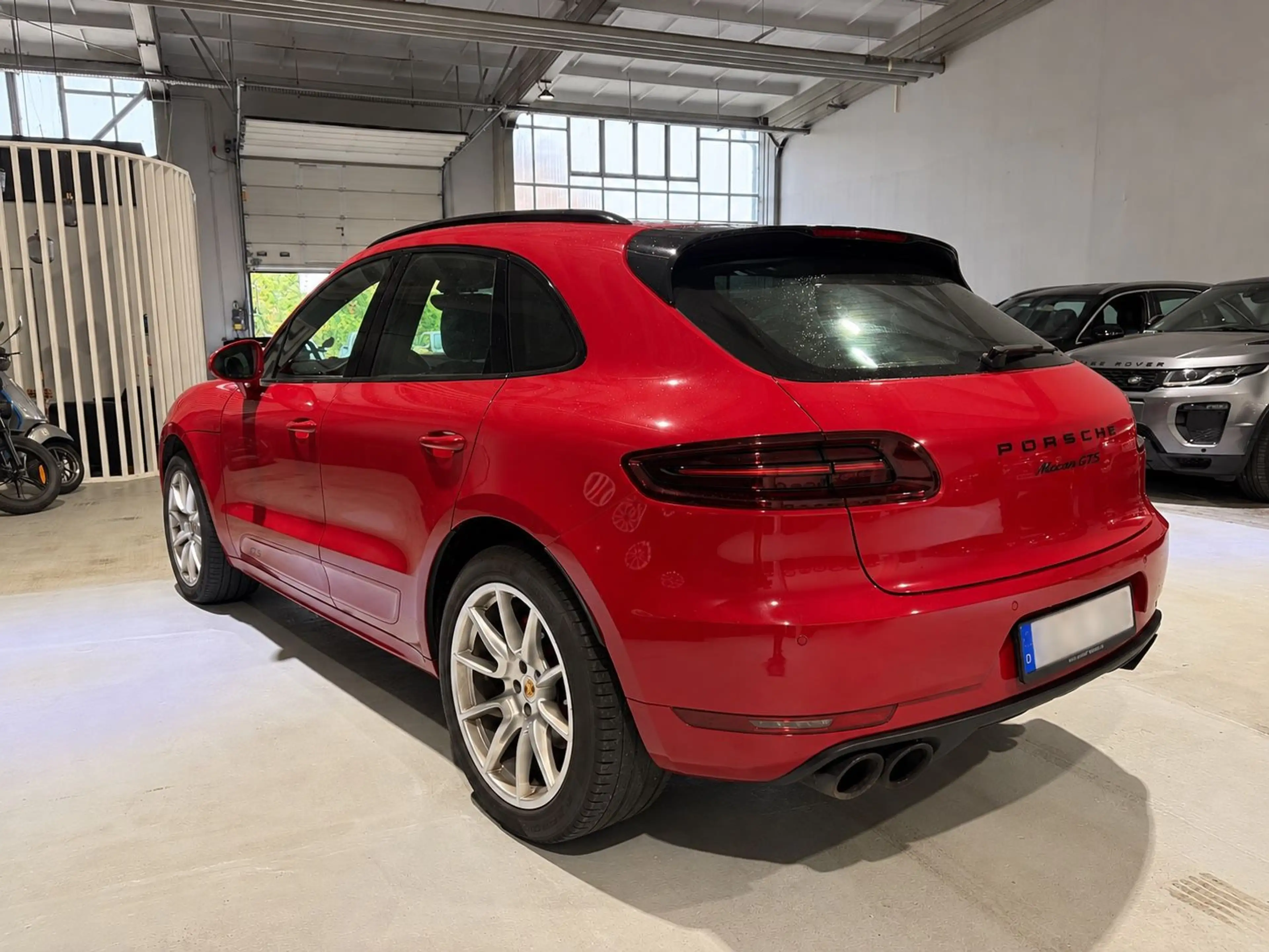 Porsche Macan GTS alle Wartung bei Porsche durchgeführt — photo 2