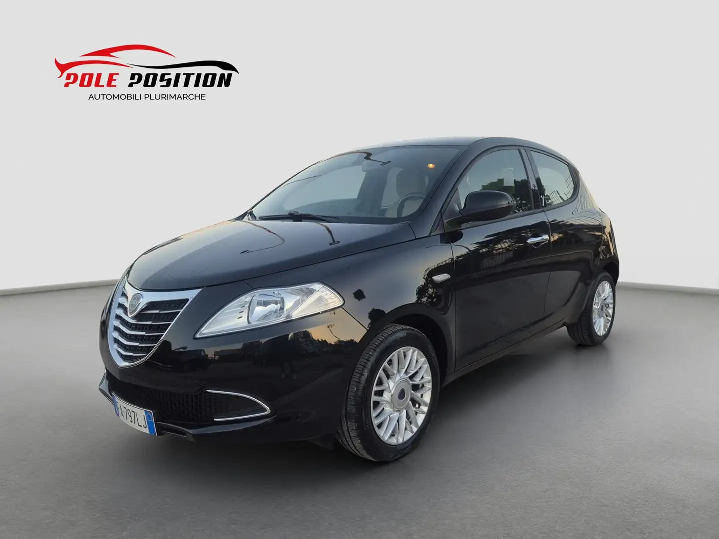 Lancia Ypsilon Ypsilon III 2011 1.2 8v Gold c/CL 69cv E6 Nero - 1