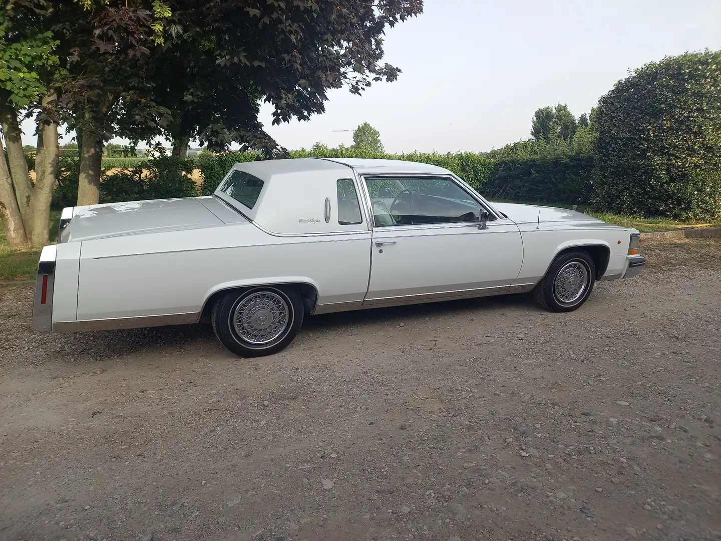 Cadillac Fleetwood brougham  coupe White - 2