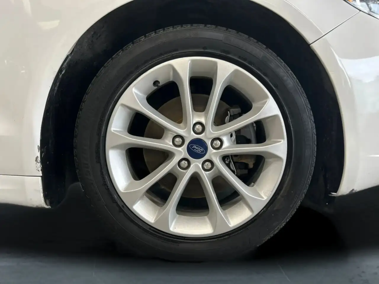 Ford Fusion Hybrid снимка Ford Fusion Hybrid