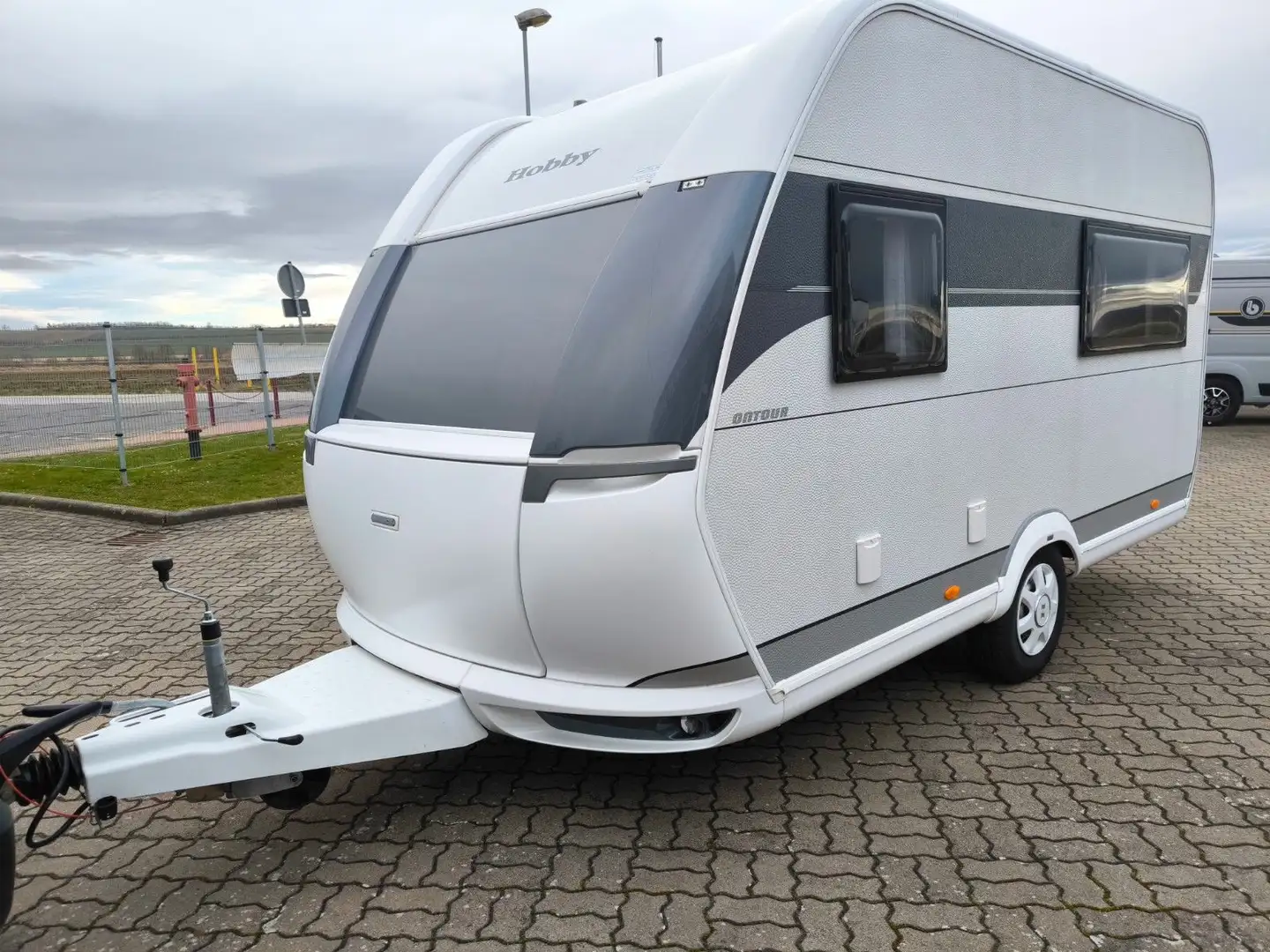 Hobby 390 SF ONTOUR AUFLASTUNG 1500KG SACKMARKISE DUOC Blanco - 2