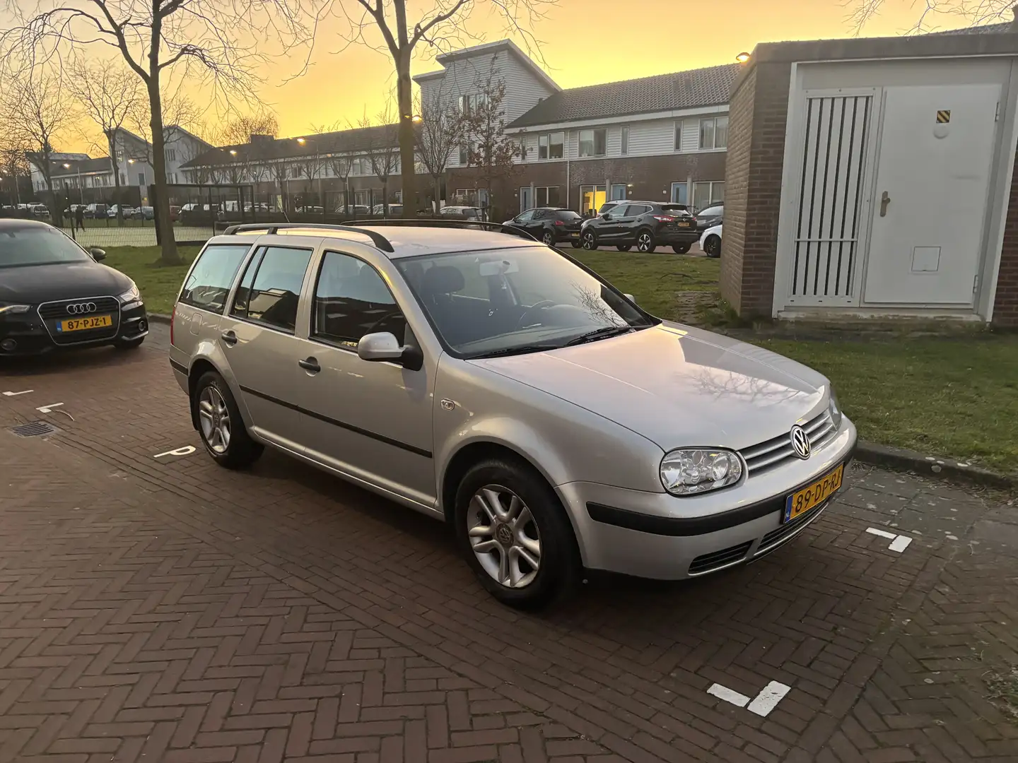 Volkswagen Golf 1.4-16V Trendline APK Nieuw 09-2026 Grijs - 2