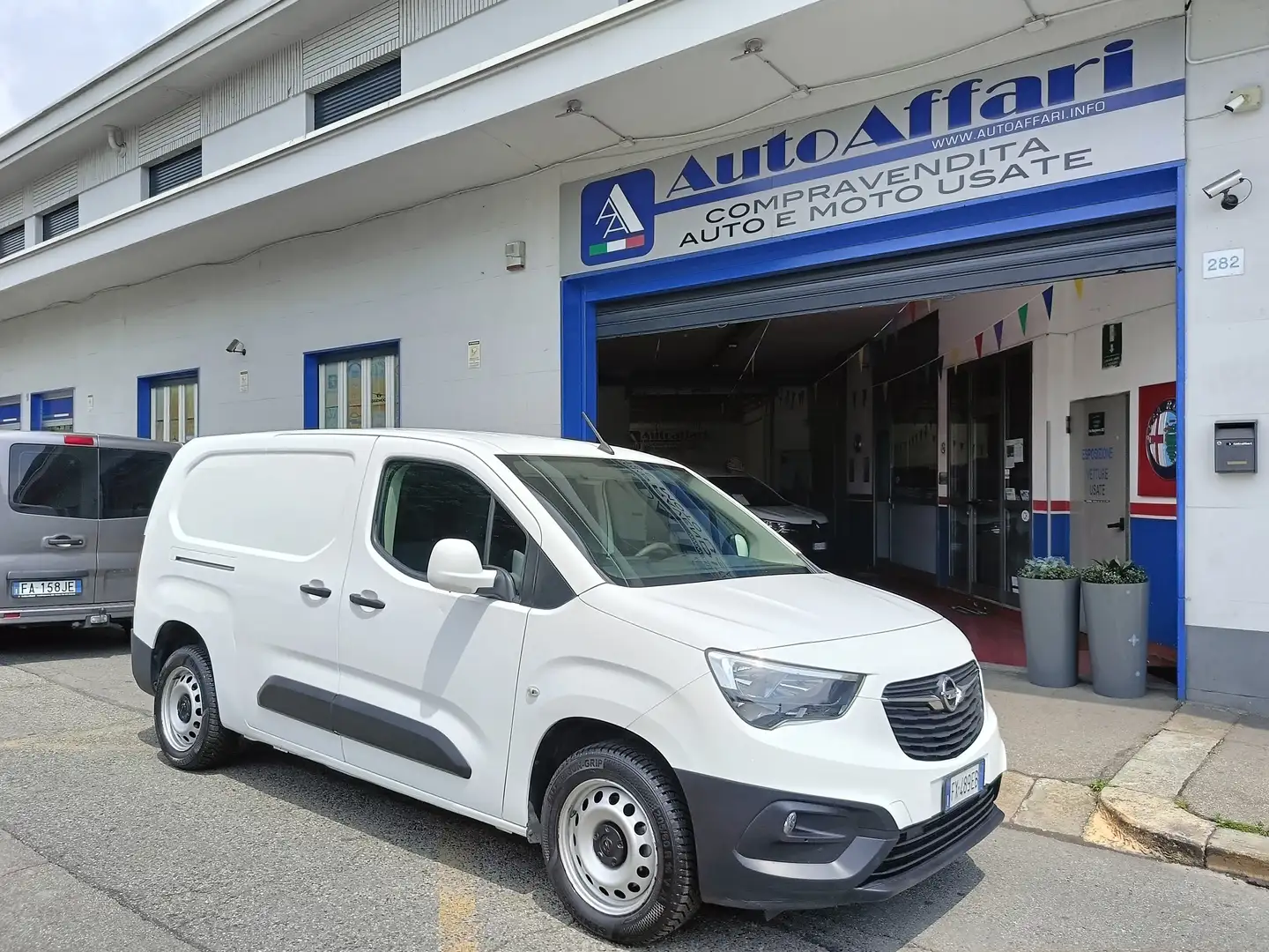 Opel Combo 1.6CDTI MAXI Passo Lungo 3 POSTI Blanco - 1
