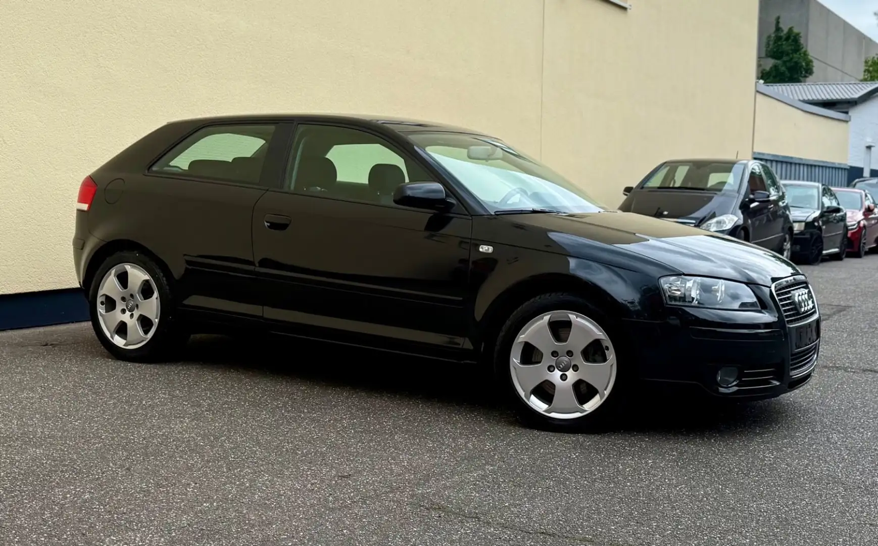 Audi A3 2.0 TFSI Ambition AUTOMATIK KLIMAAUT. SHZ GAR Noir - 1