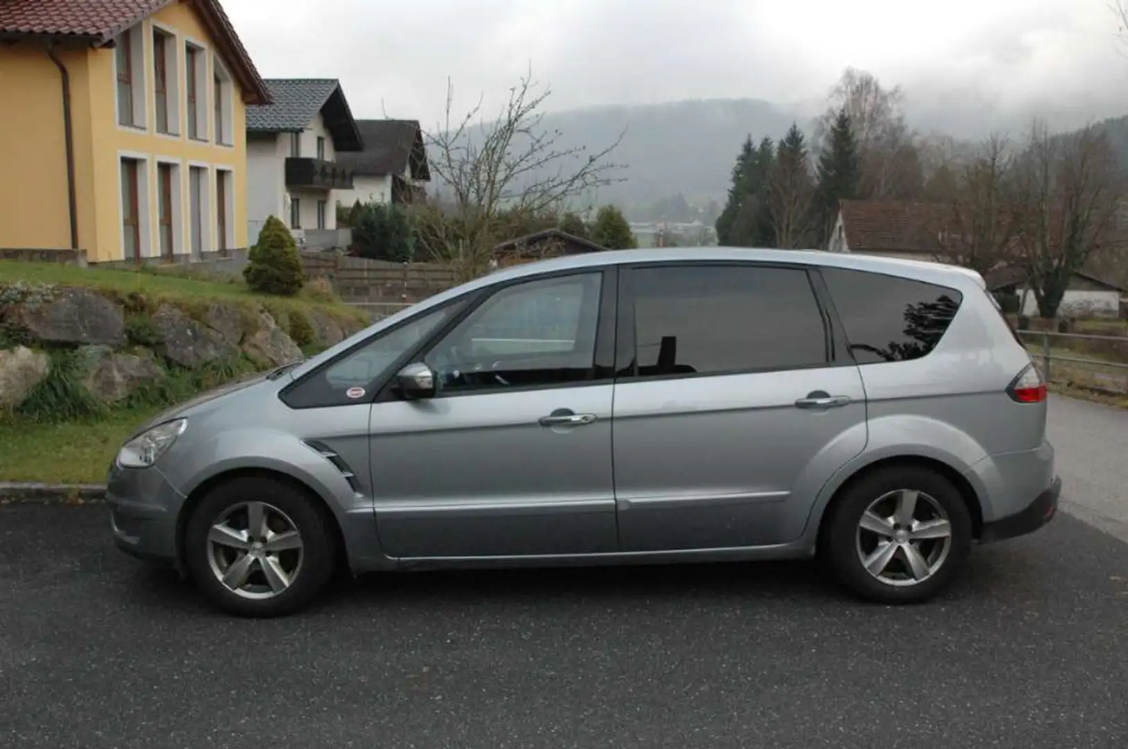Ford S-Max S-MAX Titanium 2,2 TDCi DPF Titanium Silber - 1