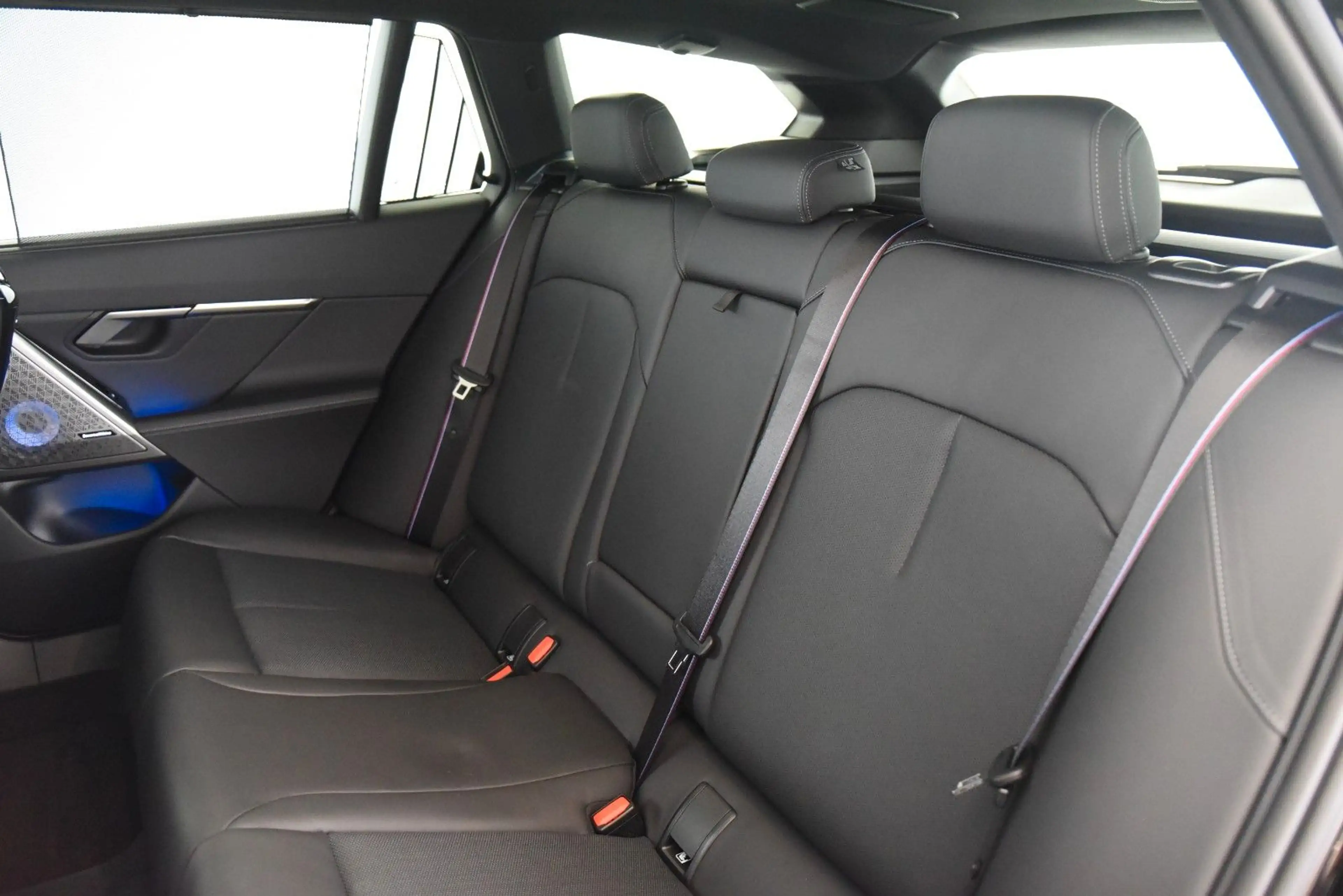 BMW M5 xDrive Touring ACC AHK Pano LED 360° DAB B&W — photo 6