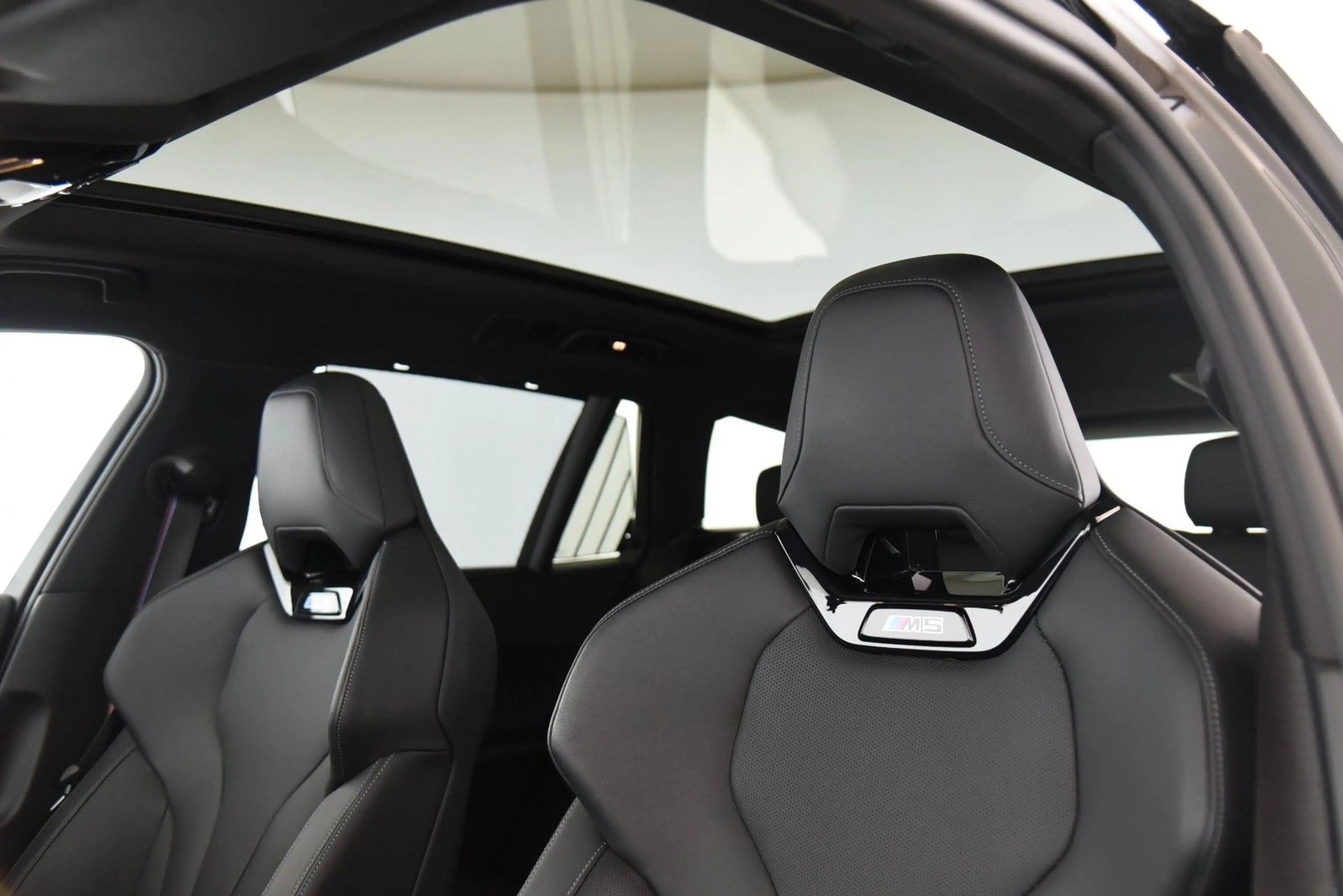BMW M5 xDrive Touring ACC AHK Pano LED 360° DAB B&W — photo 17