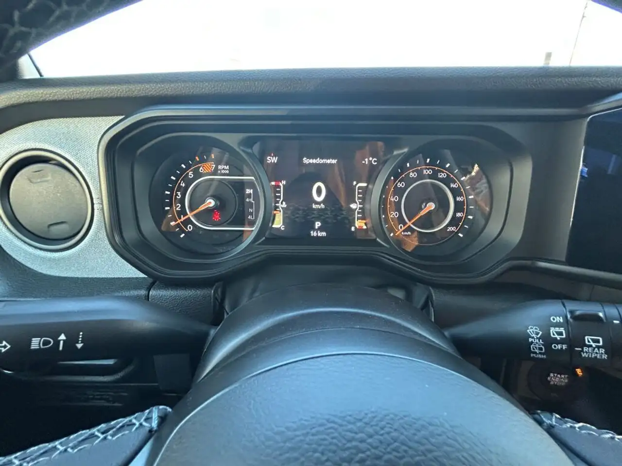 Jeep Wrangler снимка Jeep Wrangler